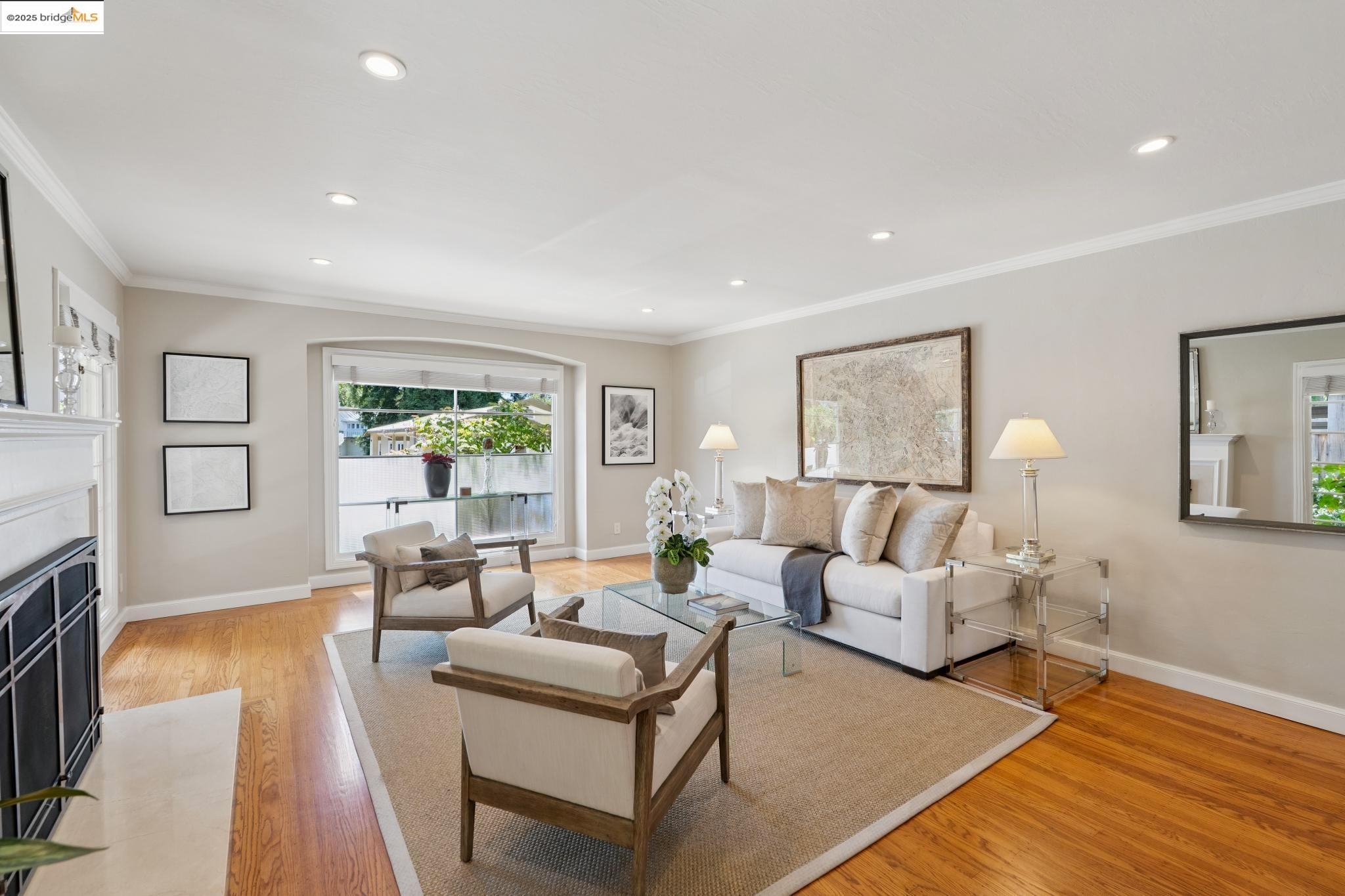 Detail Gallery Image 8 of 49 For 917 Regal Rd, Berkeley,  CA 94708 - 3 Beds | 2/1 Baths