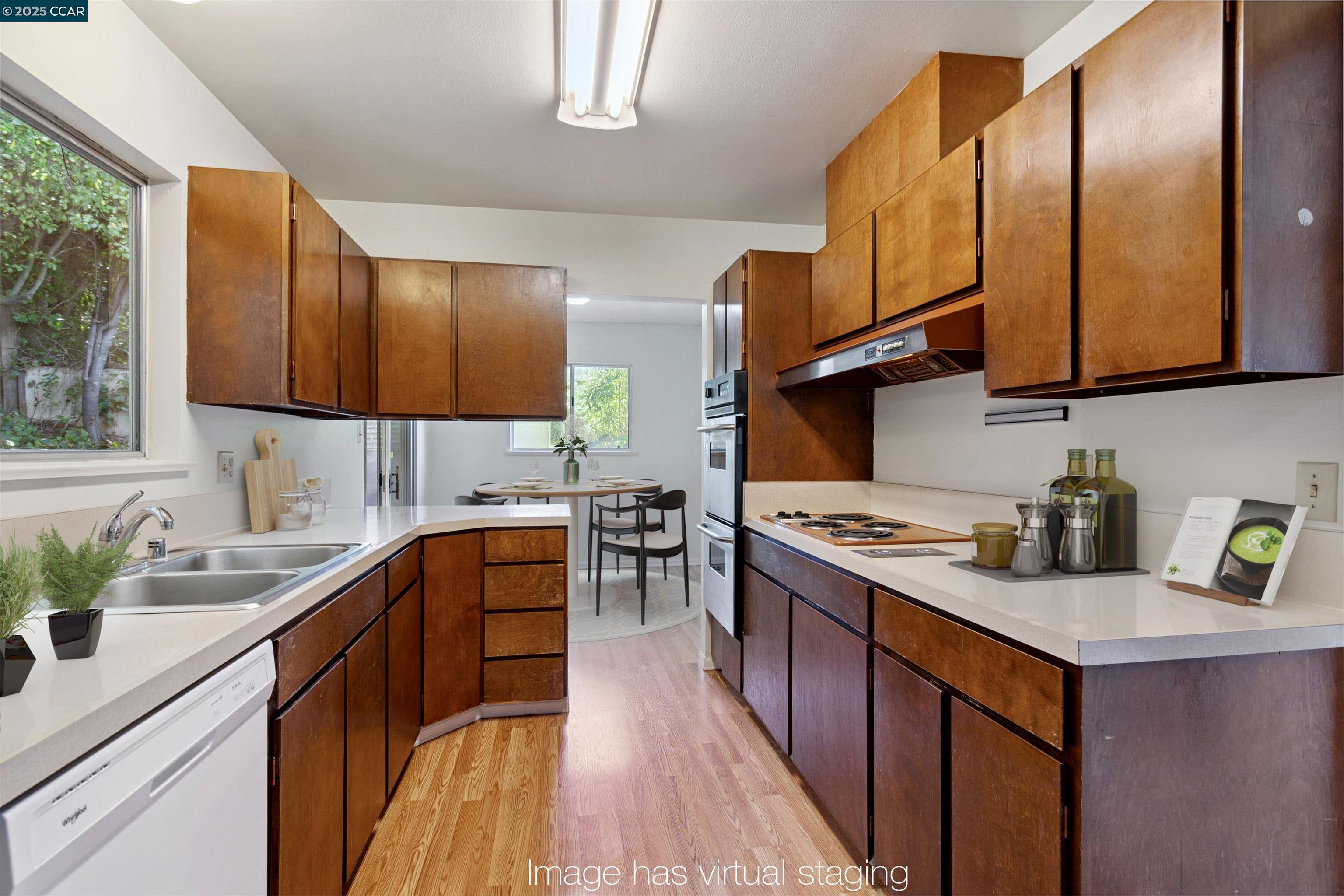 Detail Gallery Image 11 of 46 For 51 Rincon Rd, Kensington,  CA 94707 - – Beds | – Baths