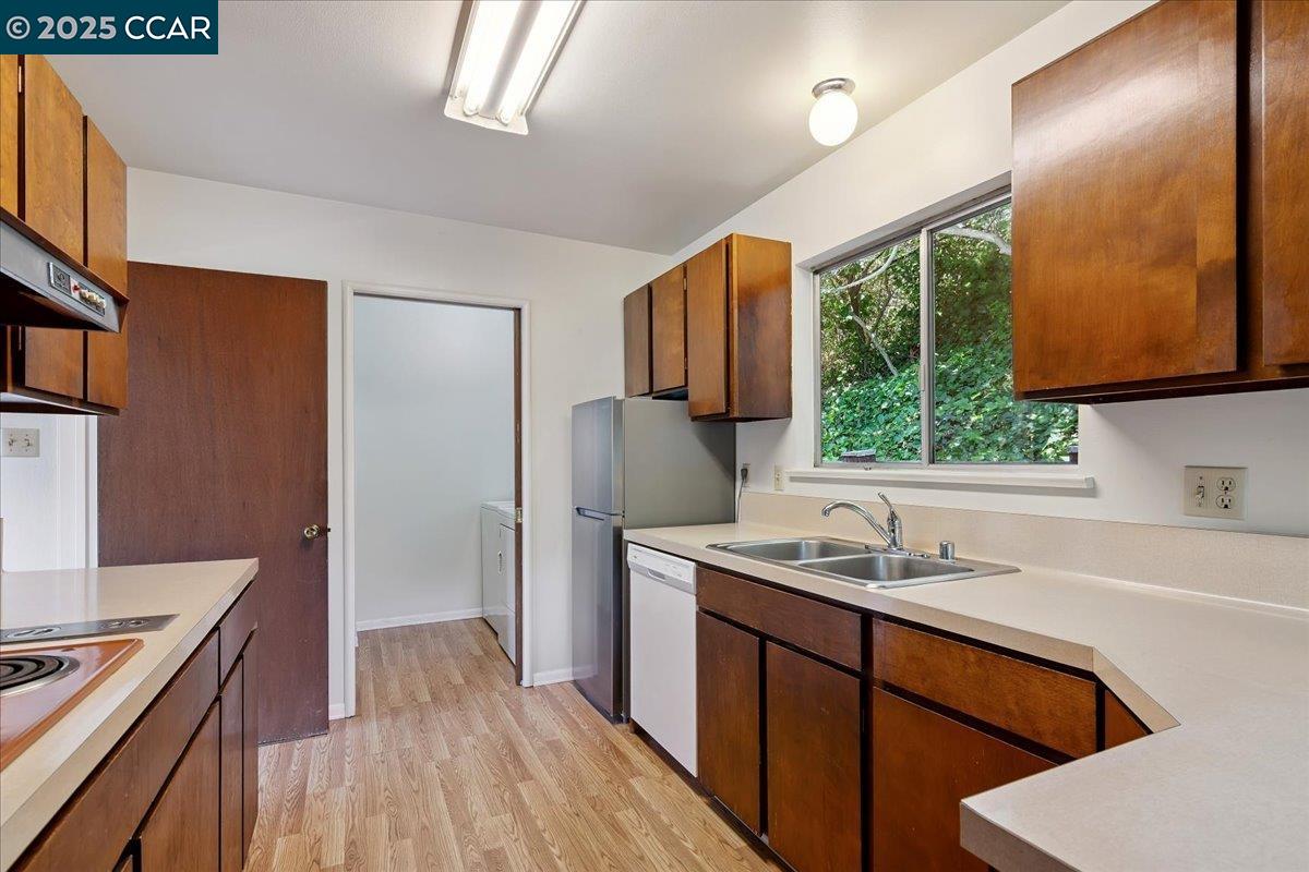 Detail Gallery Image 13 of 46 For 51 Rincon Rd, Kensington,  CA 94707 - – Beds | – Baths