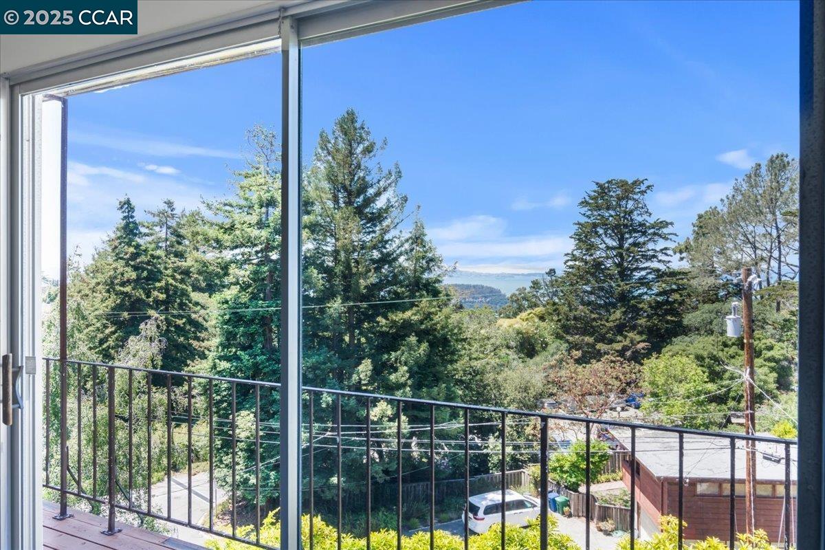 Detail Gallery Image 24 of 46 For 51 Rincon Rd, Kensington,  CA 94707 - – Beds | – Baths