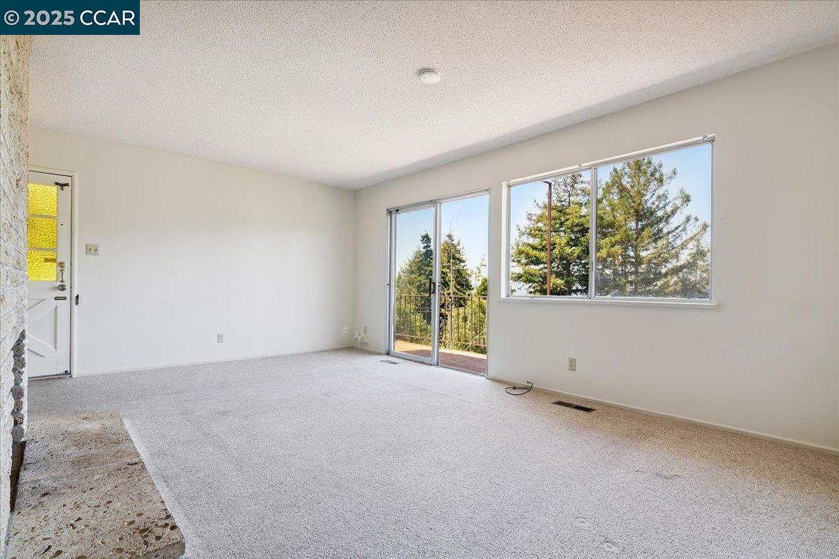 Detail Gallery Image 8 of 46 For 51 Rincon Rd, Kensington,  CA 94707 - – Beds | – Baths