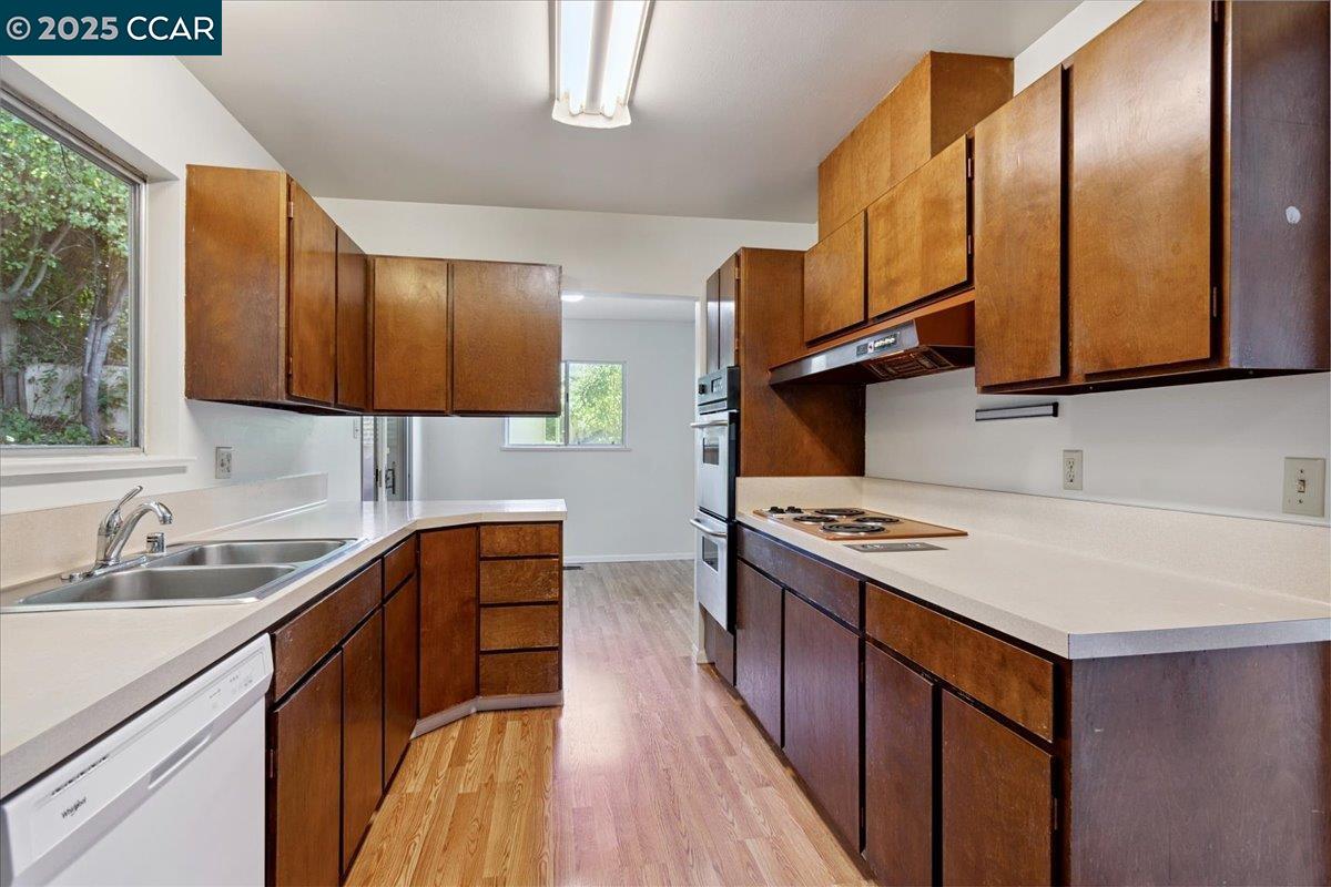 Detail Gallery Image 10 of 46 For 51 Rincon Rd, Kensington,  CA 94707 - – Beds | – Baths