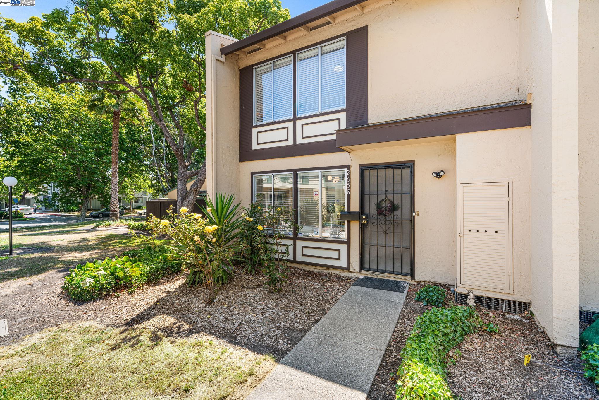 MLS: 41104495 Condo For Sale