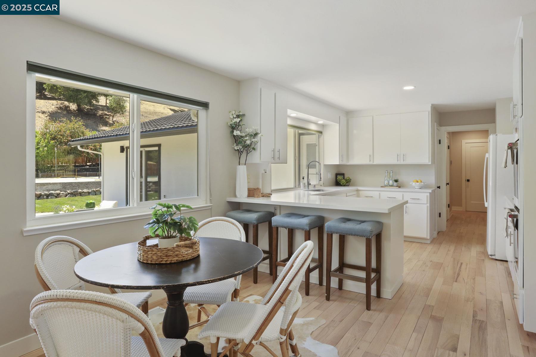 Detail Gallery Image 14 of 58 For 15 Ashbrook Place, Moraga,  CA 94556 - 4 Beds | 2/1 Baths