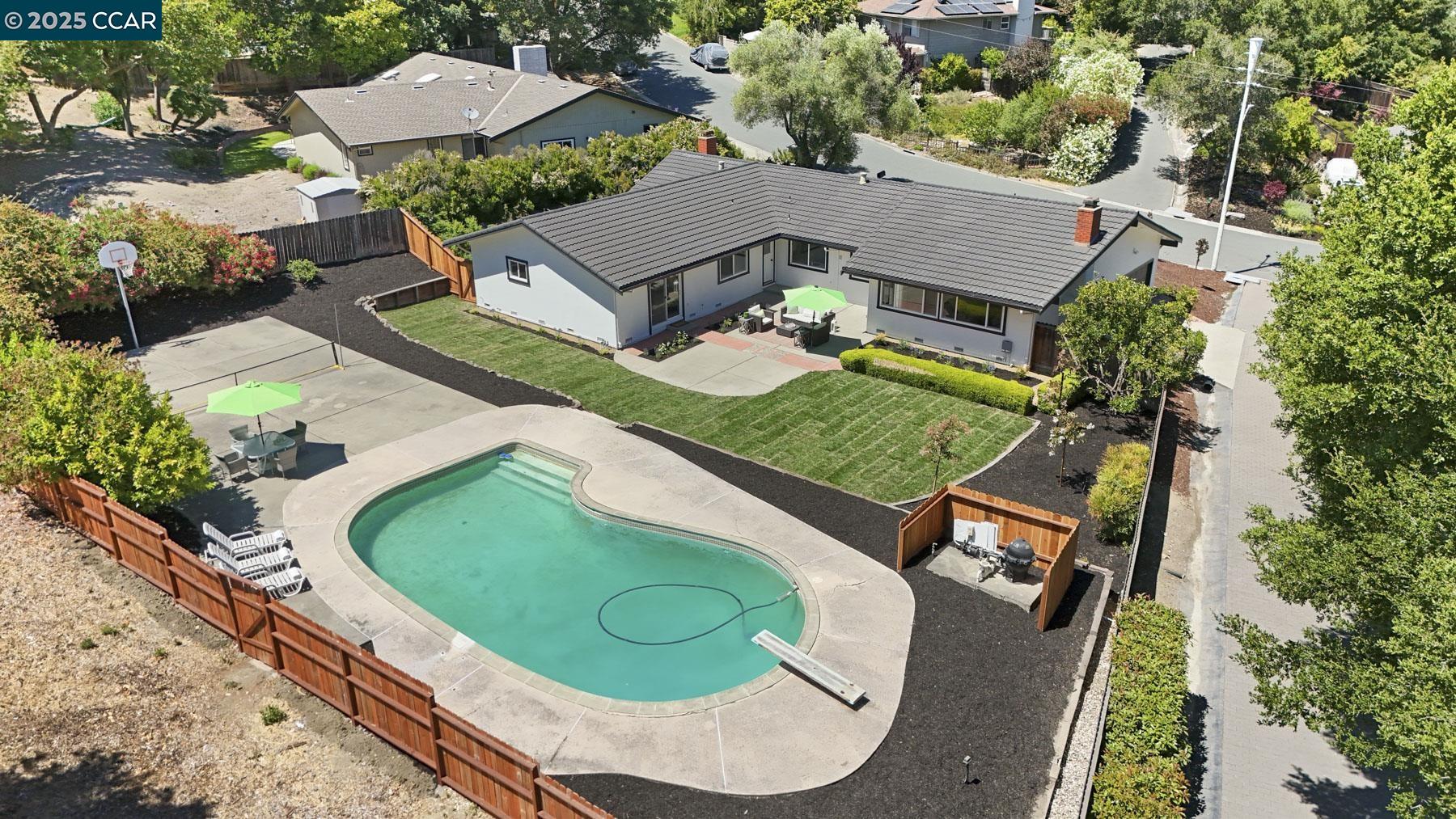 Detail Gallery Image 4 of 58 For 15 Ashbrook Place, Moraga,  CA 94556 - 4 Beds | 2/1 Baths