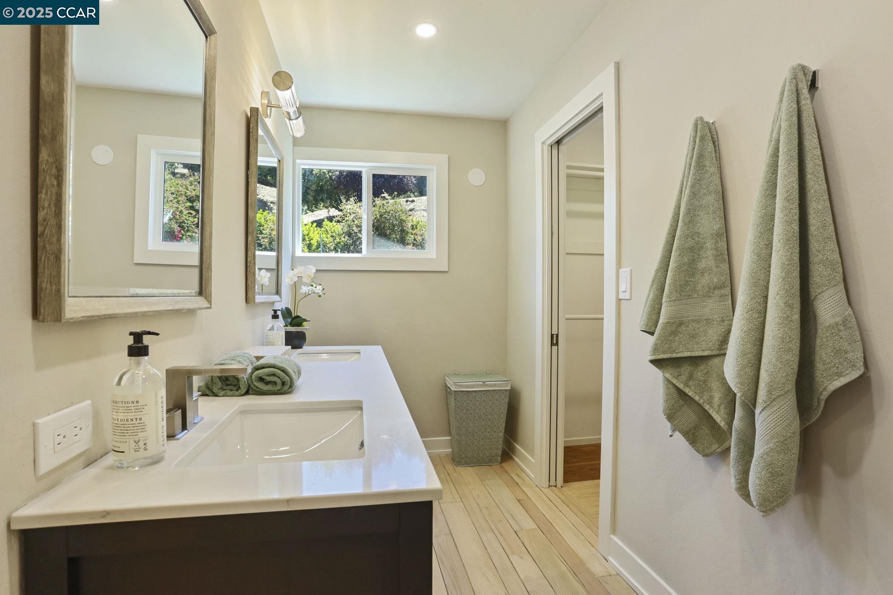 Detail Gallery Image 37 of 58 For 15 Ashbrook Place, Moraga,  CA 94556 - 4 Beds | 2/1 Baths