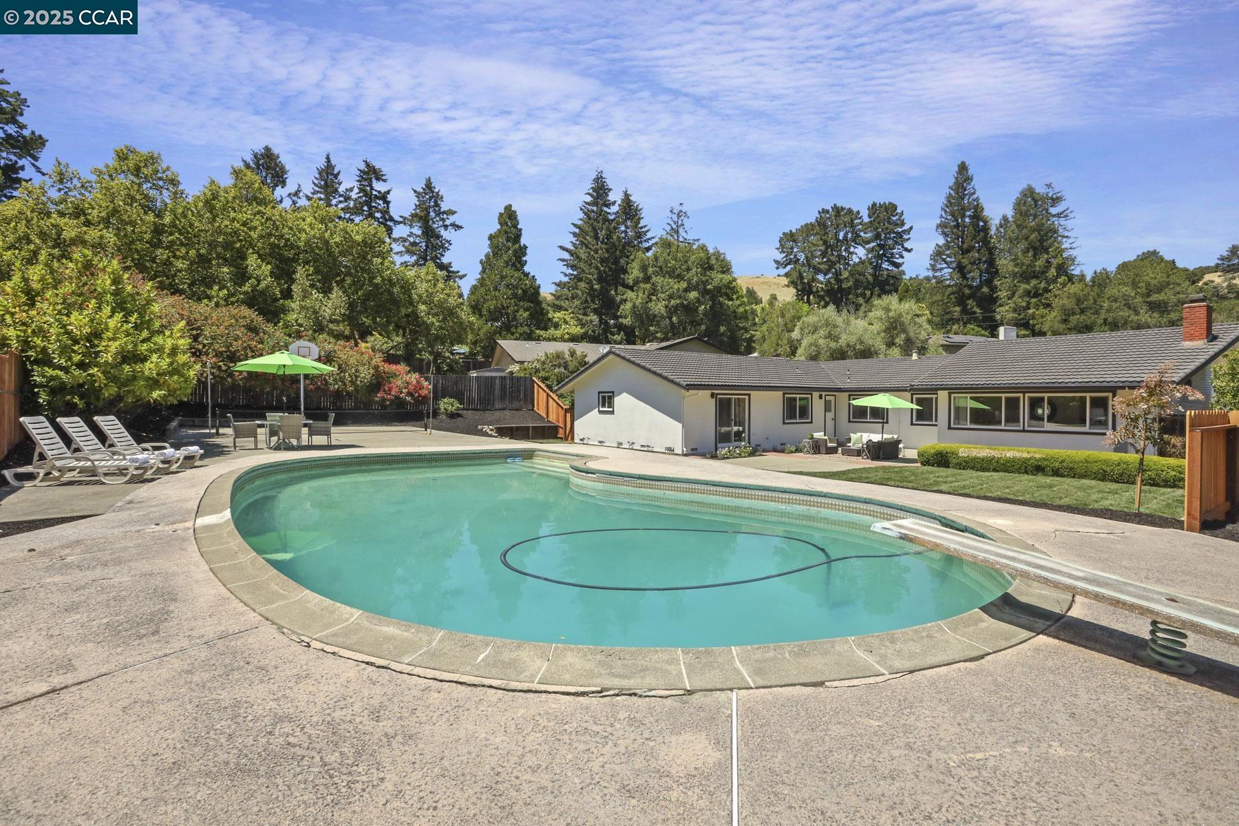 Detail Gallery Image 47 of 58 For 15 Ashbrook Place, Moraga,  CA 94556 - 4 Beds | 2/1 Baths