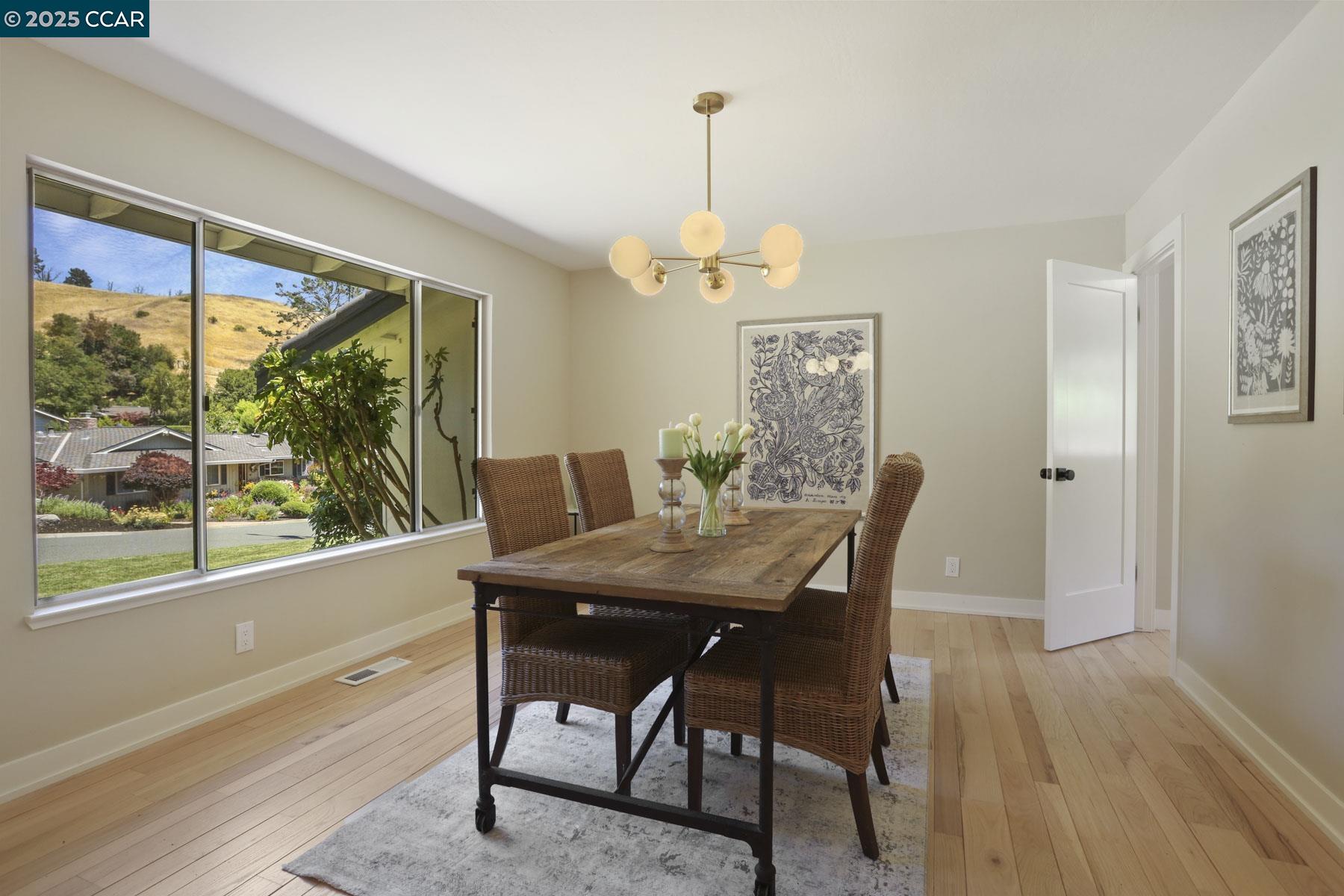 Detail Gallery Image 9 of 58 For 15 Ashbrook Place, Moraga,  CA 94556 - 4 Beds | 2/1 Baths