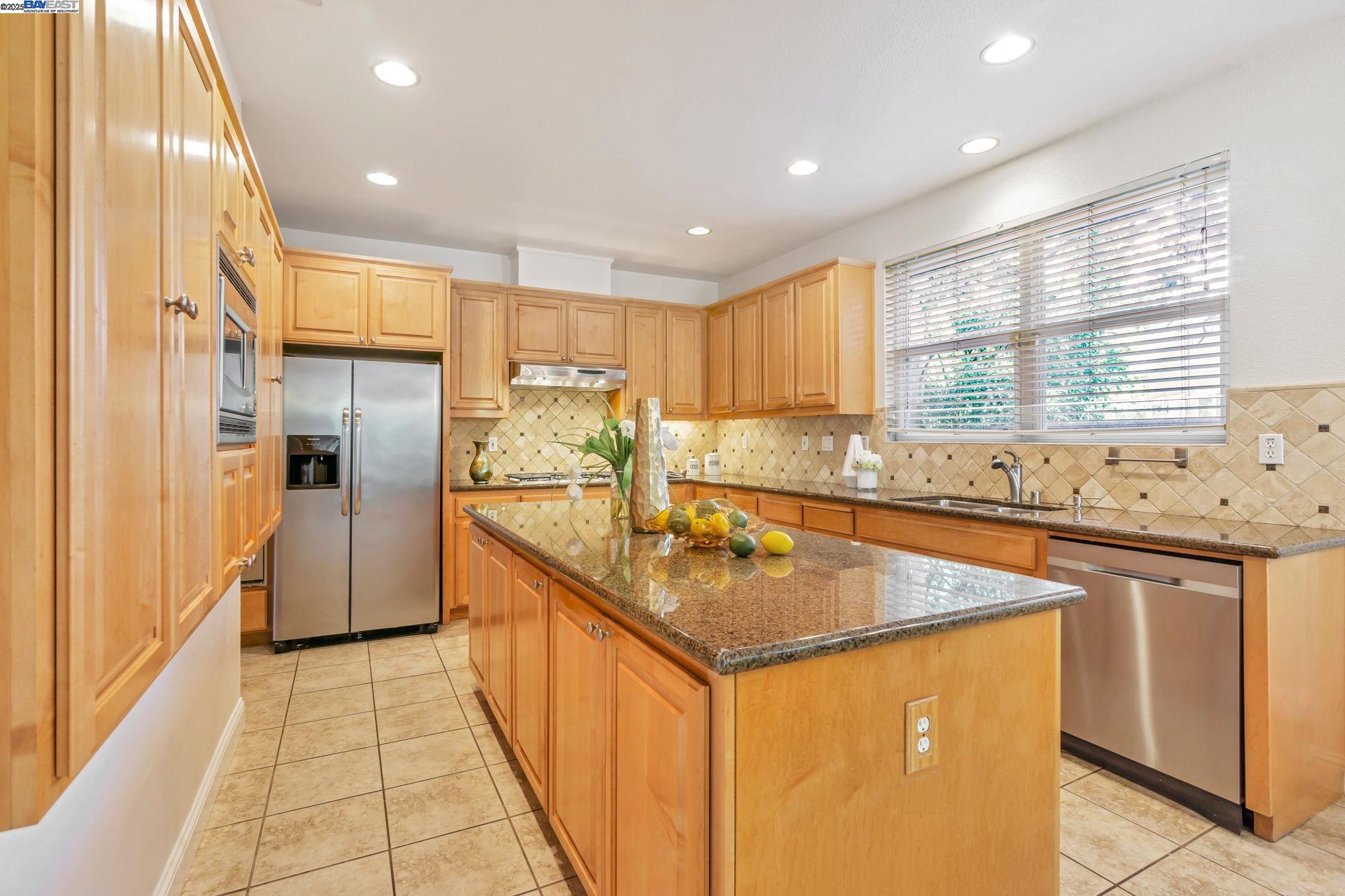 Detail Gallery Image 15 of 50 For 135 Cara Ct, Walnut Creek,  CA 94596 - 5 Beds | 3/1 Baths