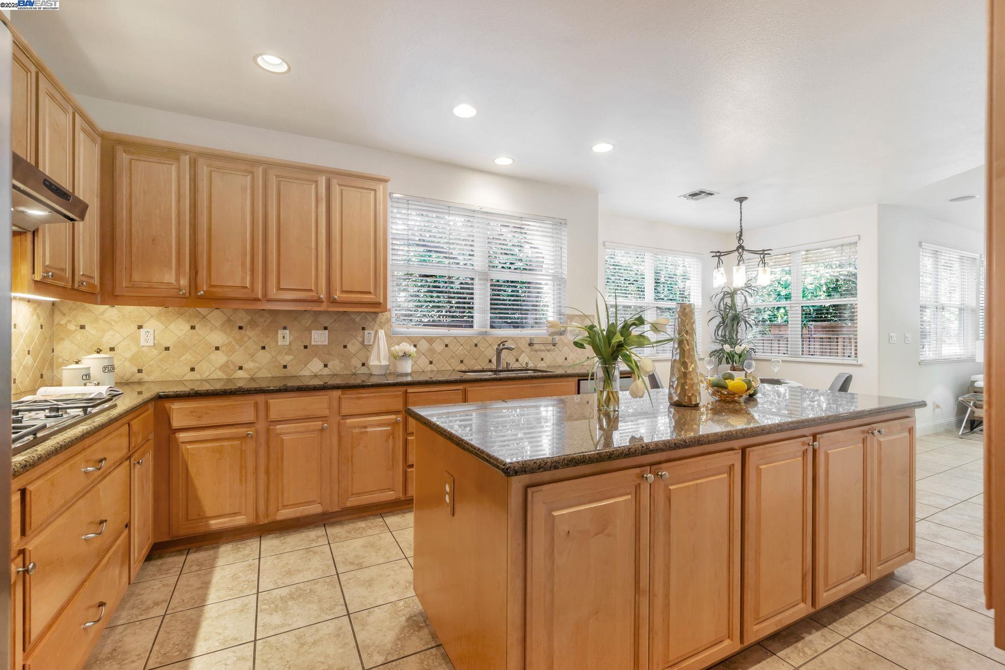 Detail Gallery Image 18 of 50 For 135 Cara Ct, Walnut Creek,  CA 94596 - 5 Beds | 3/1 Baths