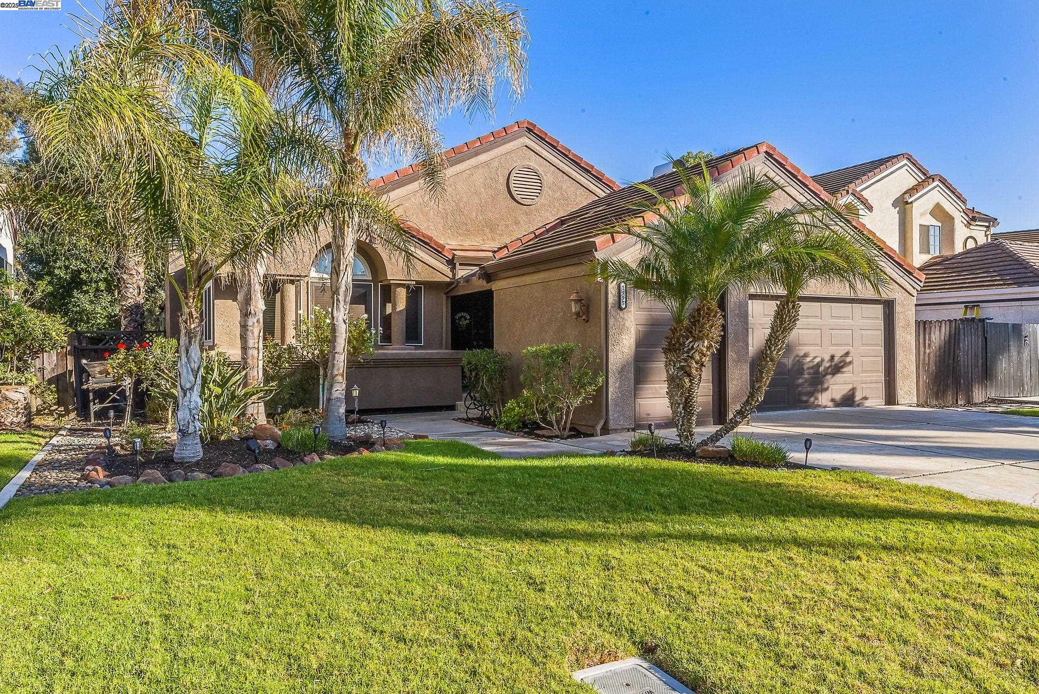 Detail Gallery Image 1 of 20 For 1995 Edgeview Way, Discovery Bay,  CA 94505 - 3 Beds | 2 Baths
