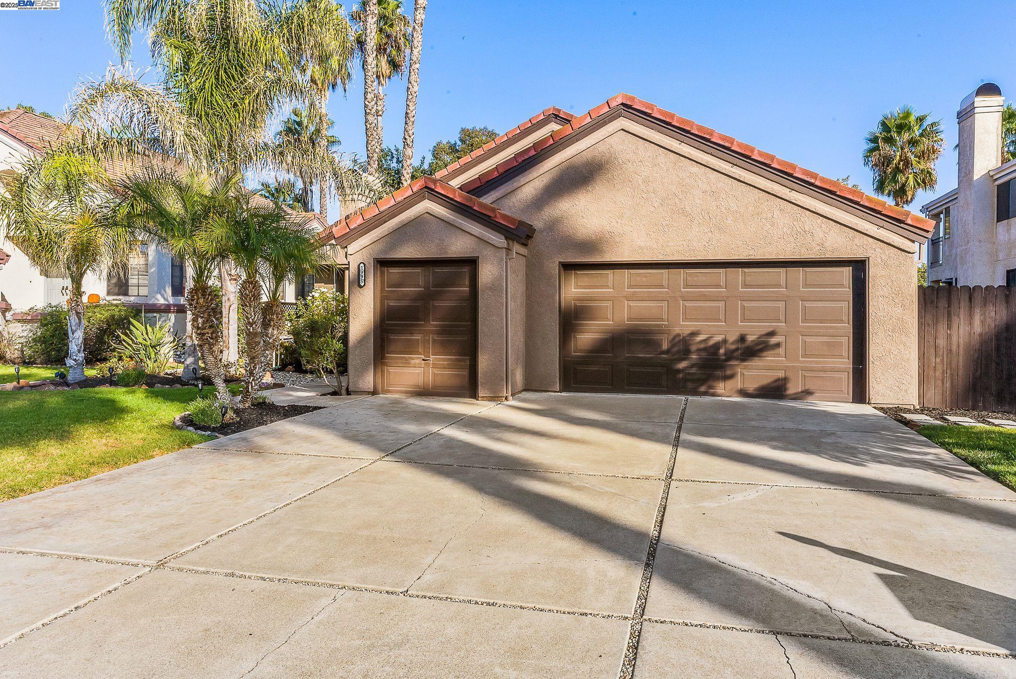 Detail Gallery Image 3 of 20 For 1995 Edgeview Way, Discovery Bay,  CA 94505 - 3 Beds | 2 Baths