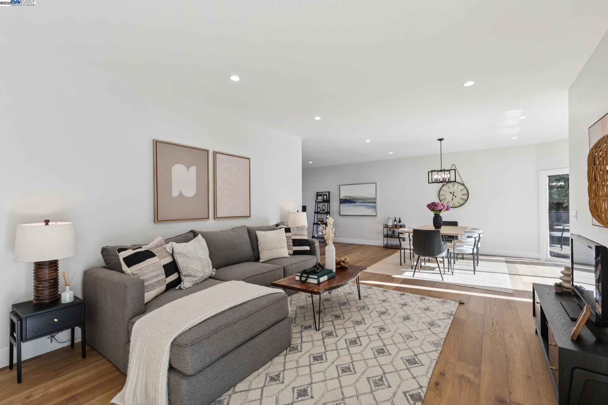 Detail Gallery Image 13 of 60 For 25 Mackenzie, Danville,  CA 94526 - 5 Beds | 4/1 Baths