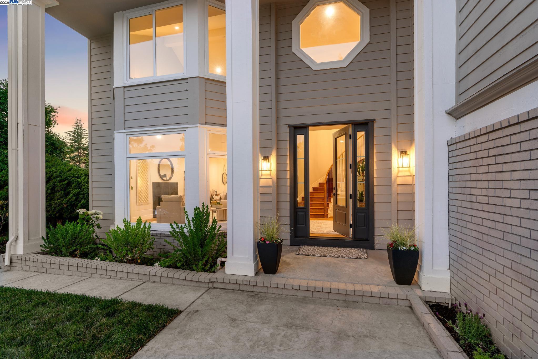 Detail Gallery Image 3 of 60 For 25 Mackenzie, Danville,  CA 94526 - 5 Beds | 4/1 Baths