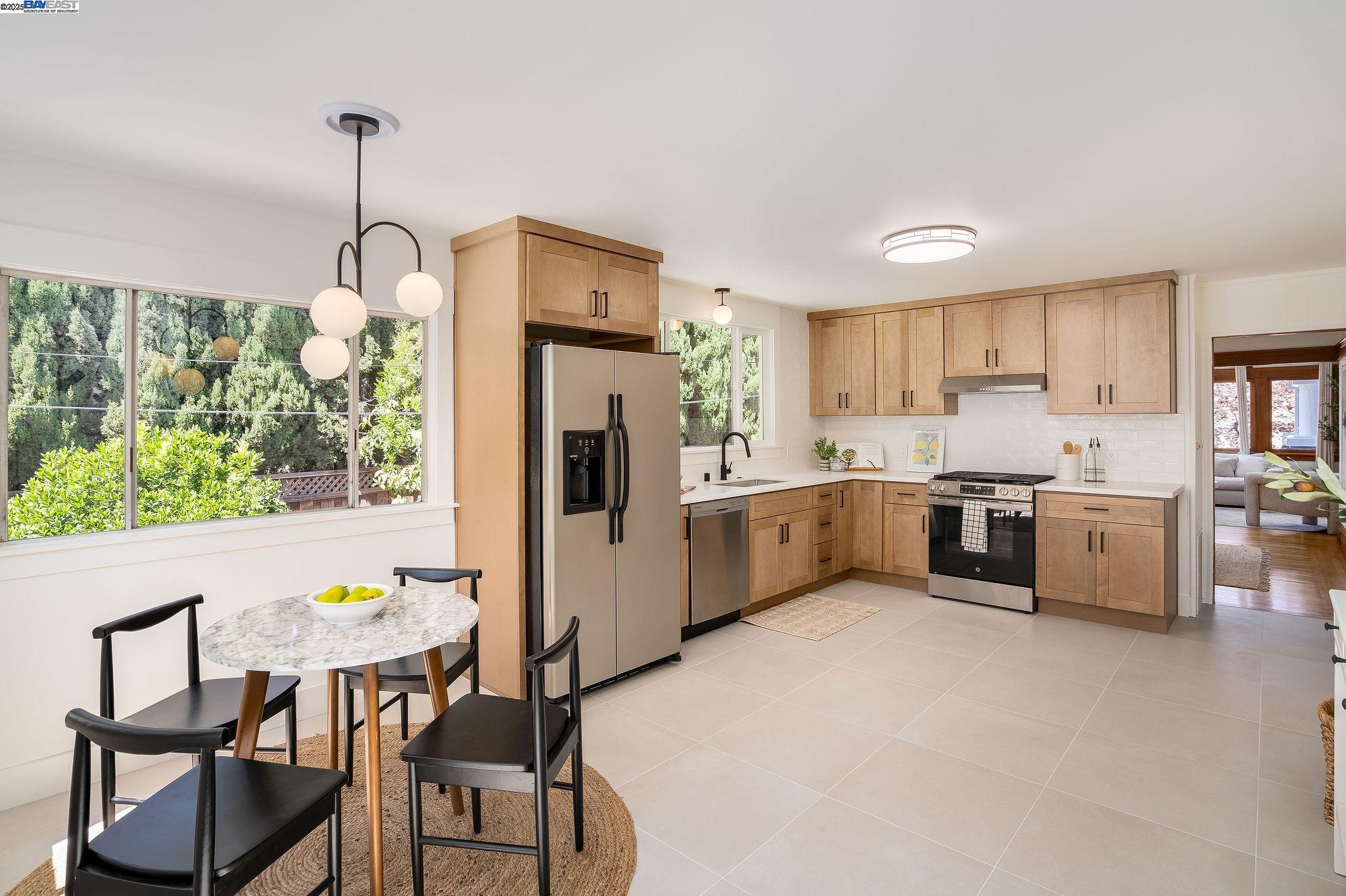 Detail Gallery Image 16 of 60 For 5731 Hermann St, Oakland,  CA 94609 - – Beds | – Baths