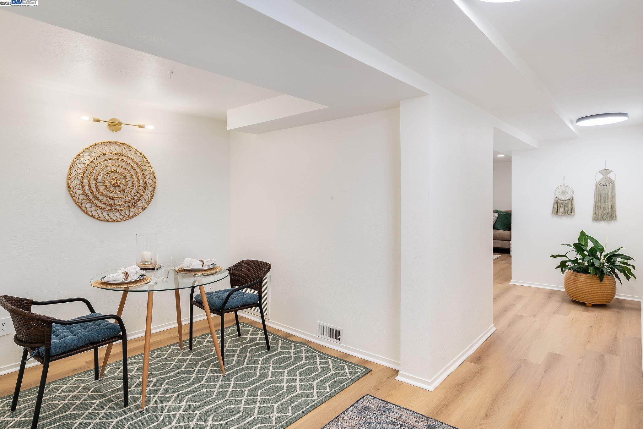 Detail Gallery Image 33 of 60 For 5731 Hermann St, Oakland,  CA 94609 - – Beds | – Baths