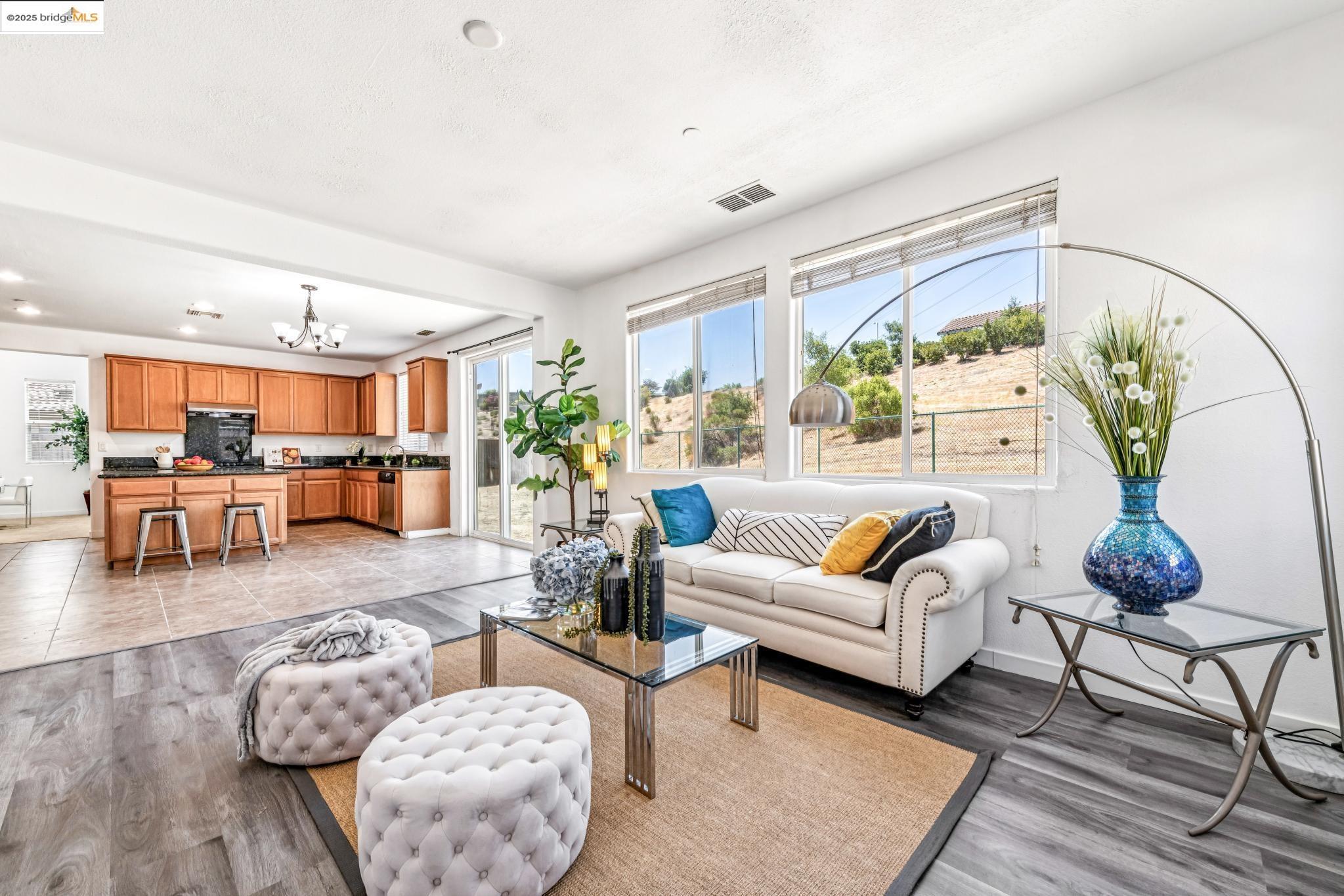 Detail Gallery Image 2 of 60 For 4576 Benton St, Antioch,  CA 94531 - 4 Beds | 3/1 Baths