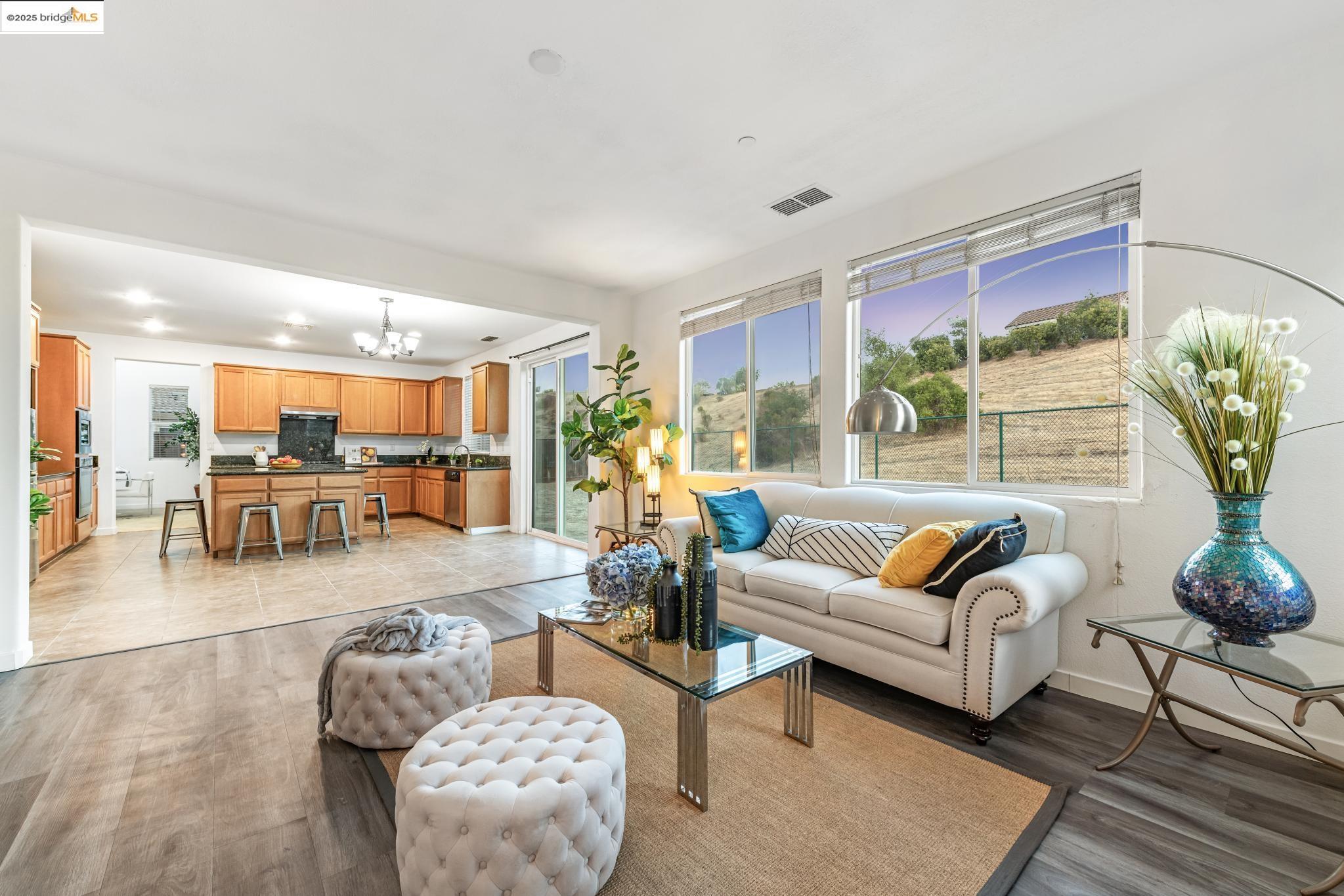 Detail Gallery Image 22 of 60 For 4576 Benton St, Antioch,  CA 94531 - 4 Beds | 3/1 Baths
