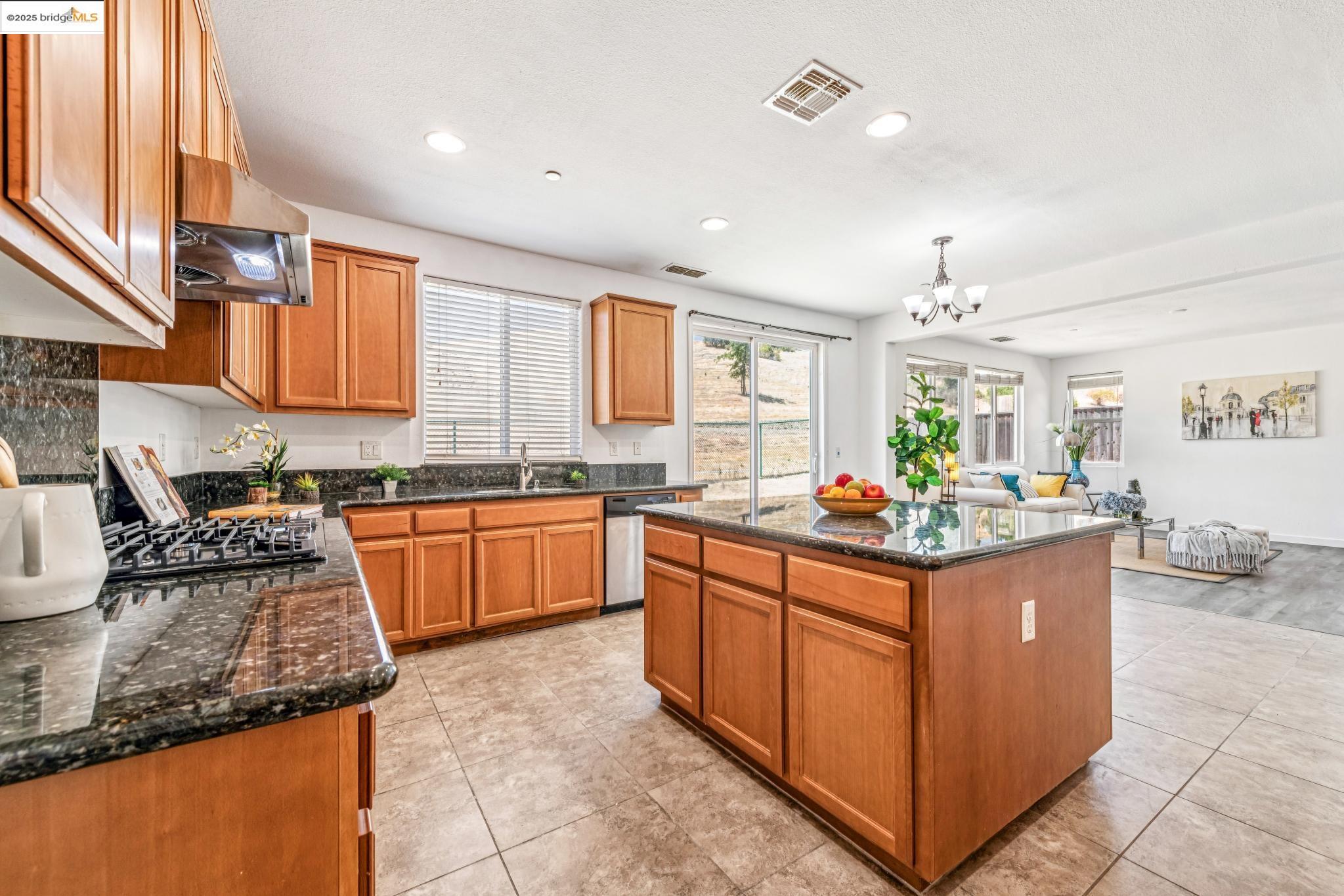 Detail Gallery Image 24 of 60 For 4576 Benton St, Antioch,  CA 94531 - 4 Beds | 3/1 Baths