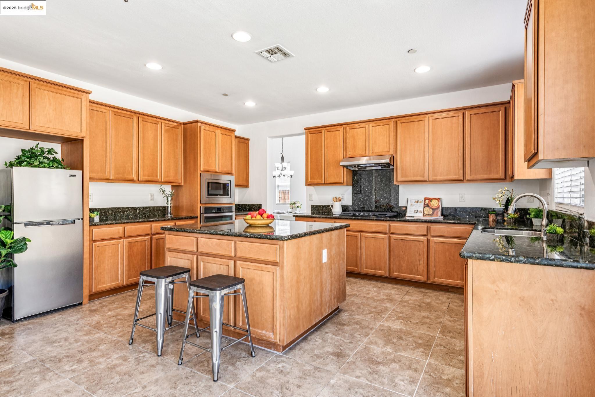Detail Gallery Image 25 of 60 For 4576 Benton St, Antioch,  CA 94531 - 4 Beds | 3/1 Baths