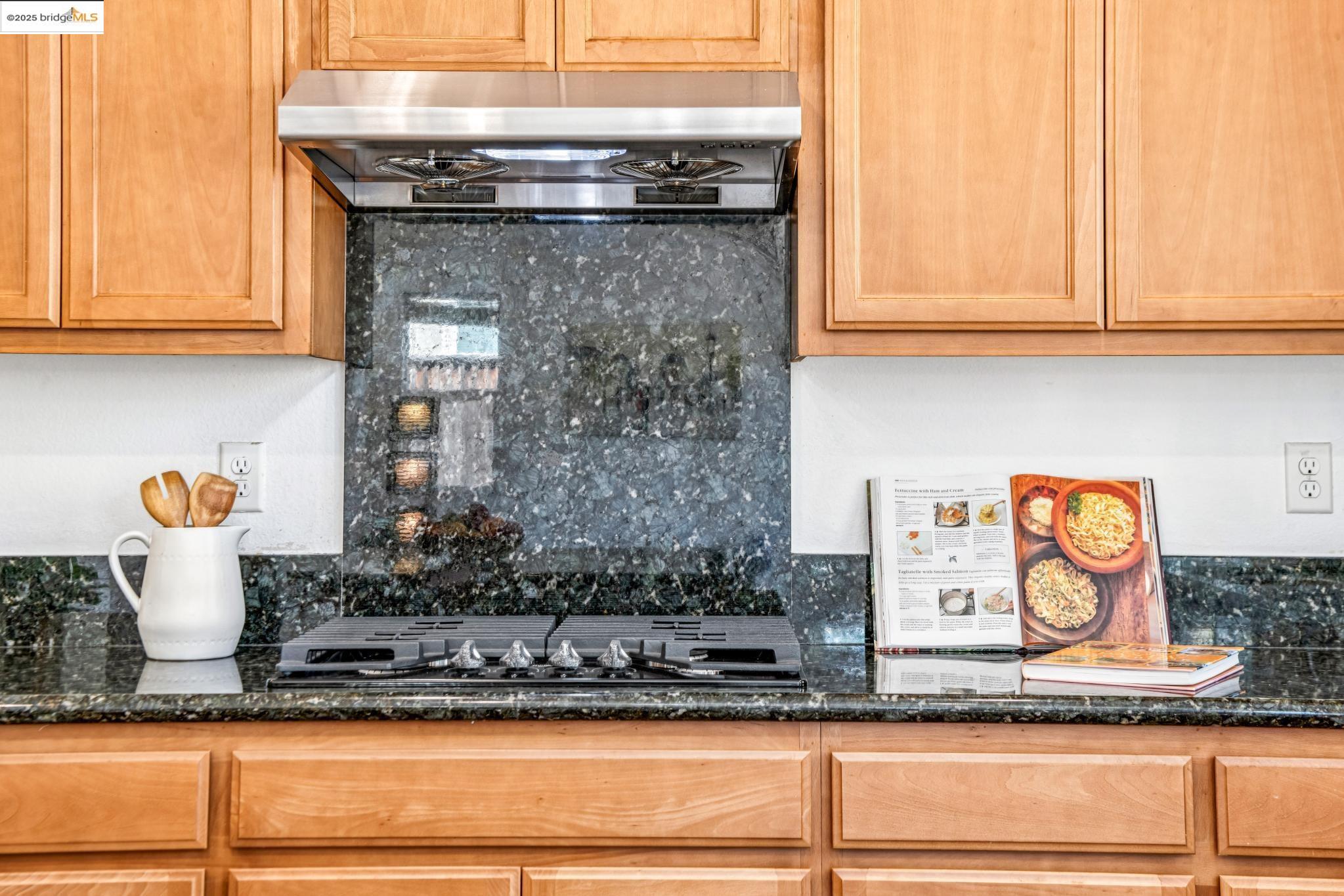 Detail Gallery Image 26 of 60 For 4576 Benton St, Antioch,  CA 94531 - 4 Beds | 3/1 Baths