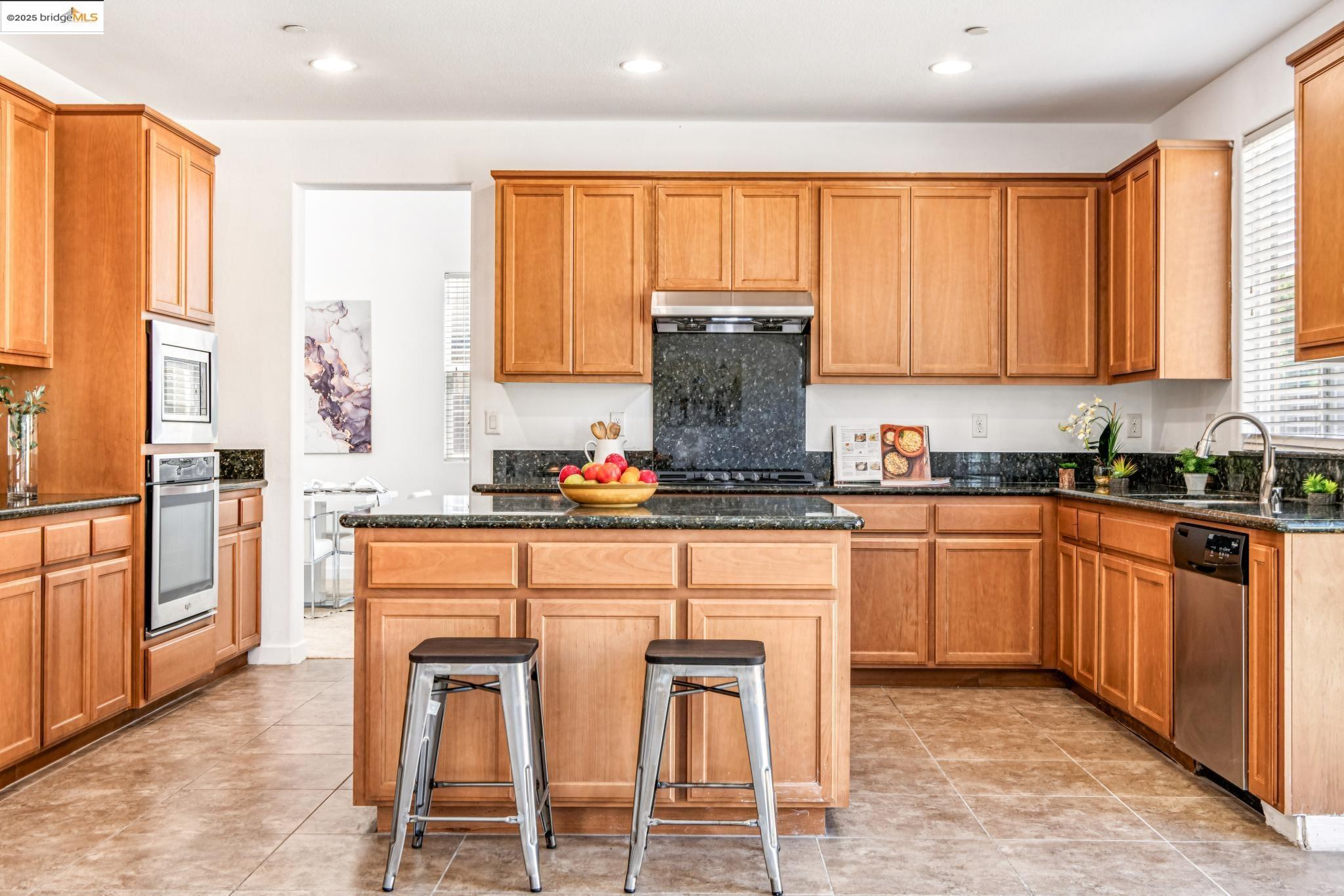 Detail Gallery Image 27 of 60 For 4576 Benton St, Antioch,  CA 94531 - 4 Beds | 3/1 Baths