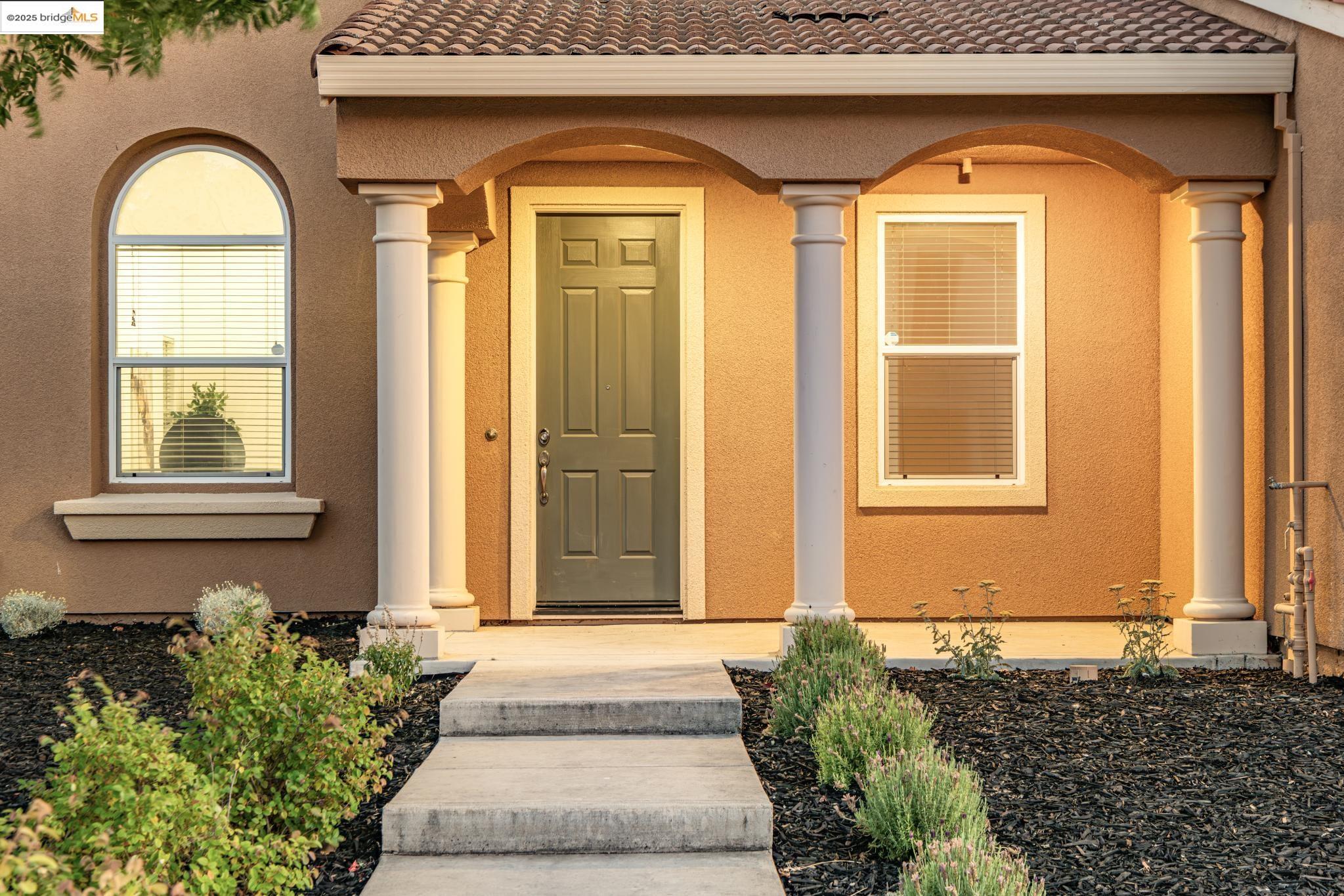 Detail Gallery Image 10 of 60 For 4576 Benton St, Antioch,  CA 94531 - 4 Beds | 3/1 Baths