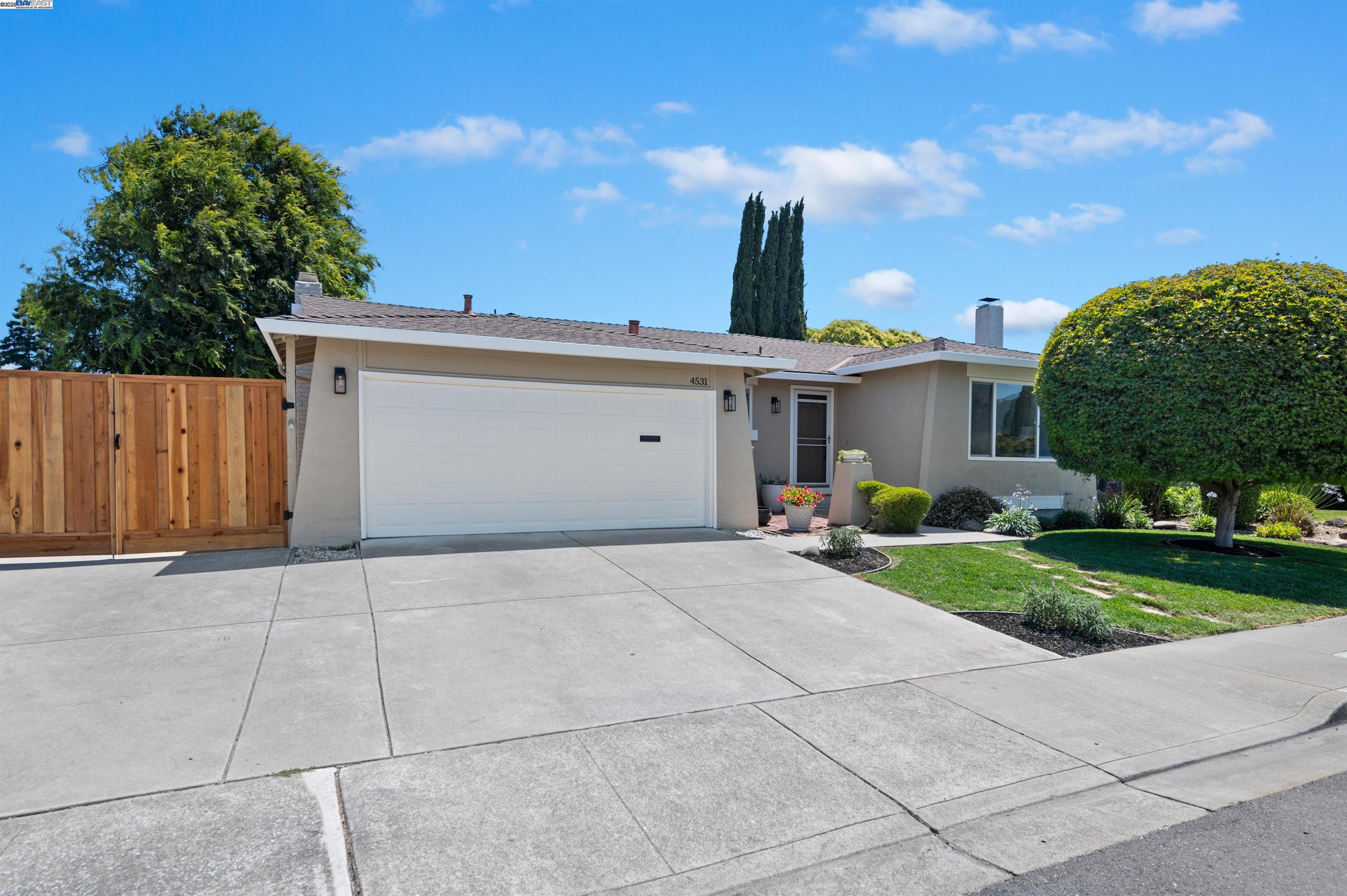 Detail Gallery Image 2 of 33 For 4531 Harper Ct, Pleasanton,  CA 94588 - 4 Beds | 2 Baths