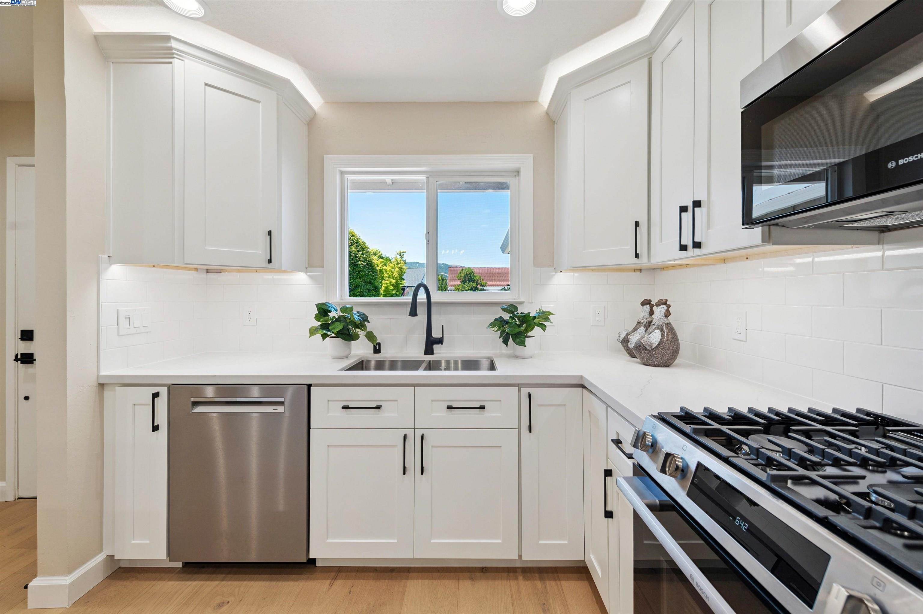 Detail Gallery Image 11 of 33 For 4531 Harper Ct, Pleasanton,  CA 94588 - 4 Beds | 2 Baths