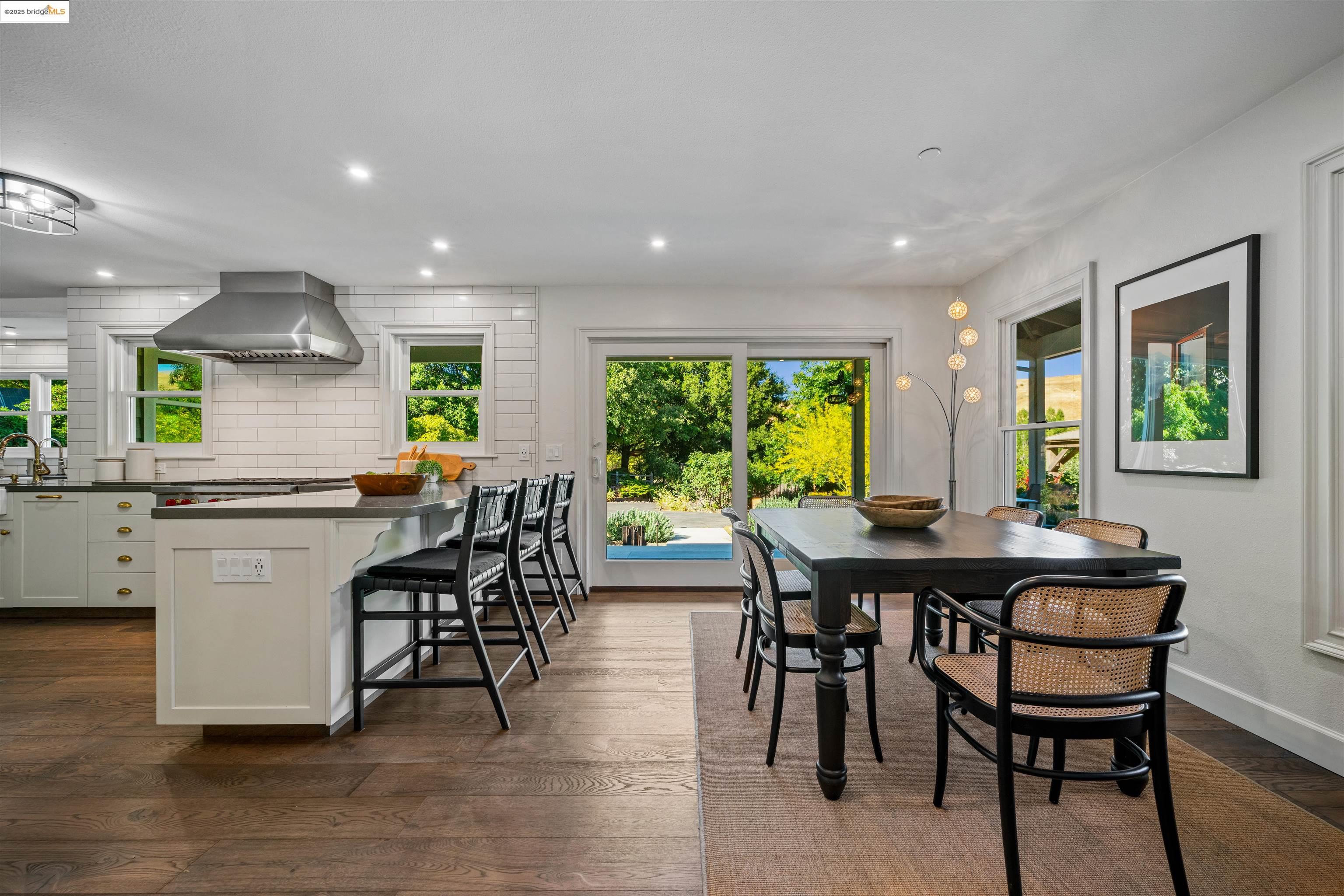 Detail Gallery Image 13 of 45 For 300 Rancho De Maria, Martinez,  CA 94553 - 3 Beds | 2/1 Baths