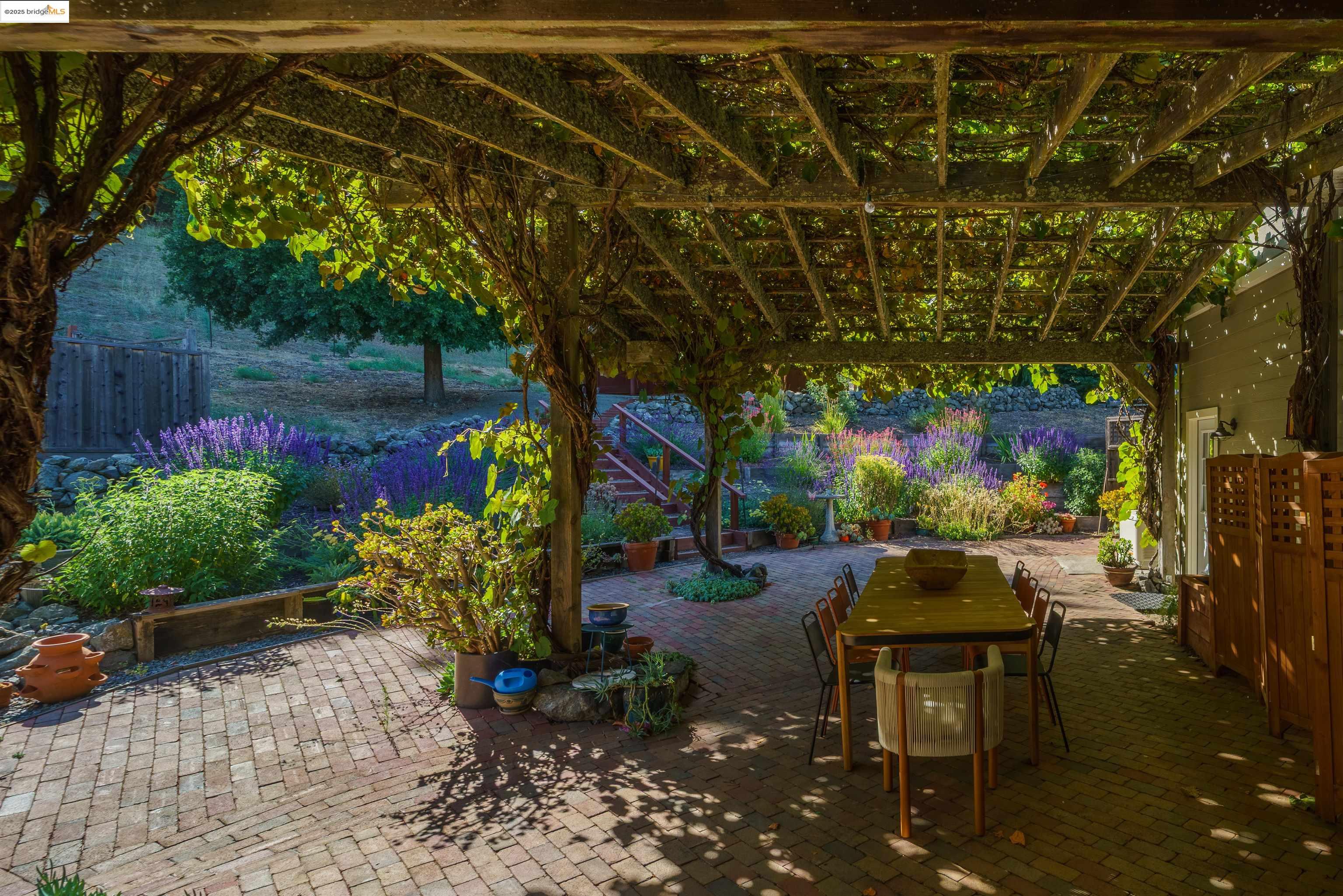 Detail Gallery Image 30 of 45 For 300 Rancho De Maria, Martinez,  CA 94553 - 3 Beds | 2/1 Baths