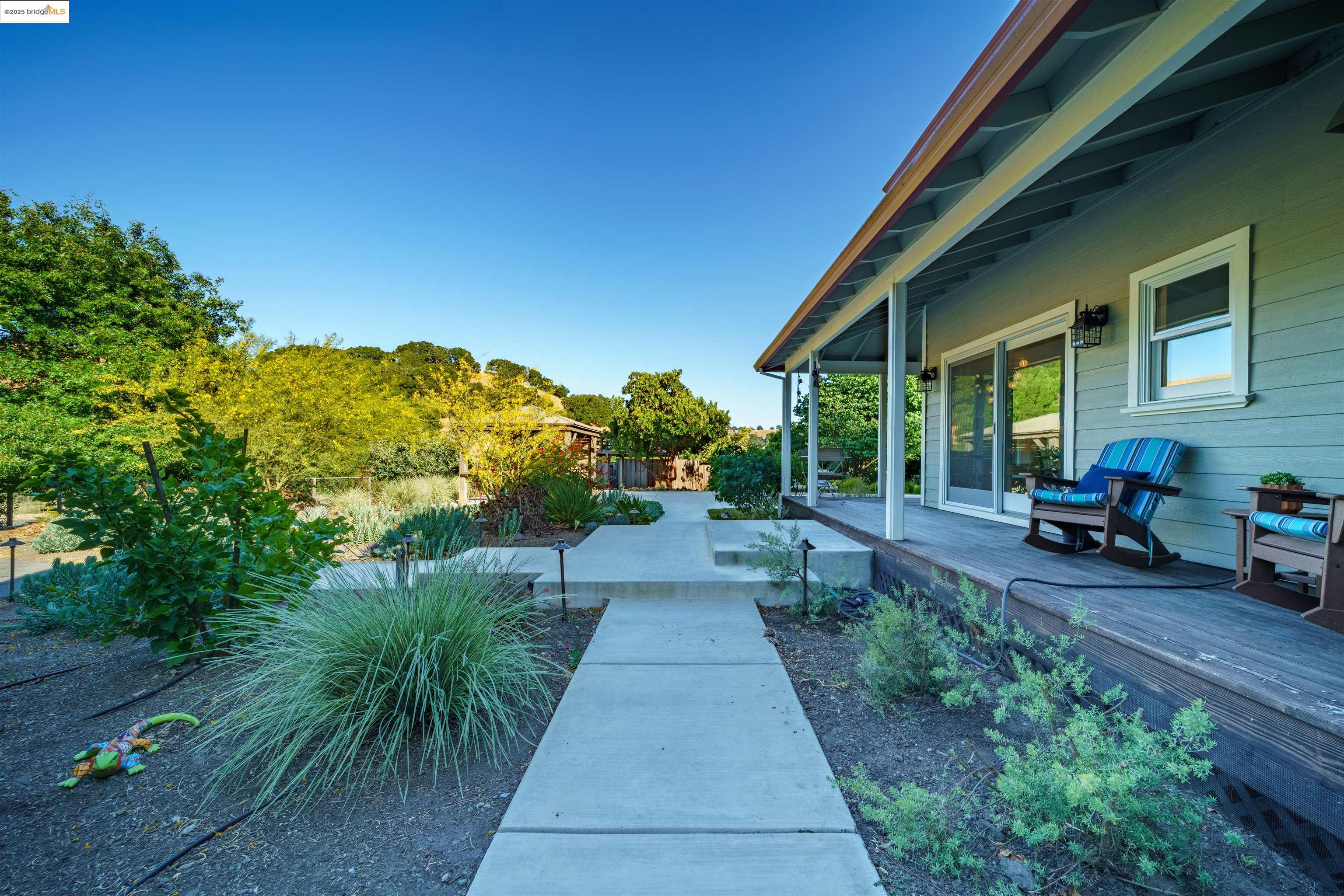 Detail Gallery Image 39 of 45 For 300 Rancho De Maria, Martinez,  CA 94553 - 3 Beds | 2/1 Baths
