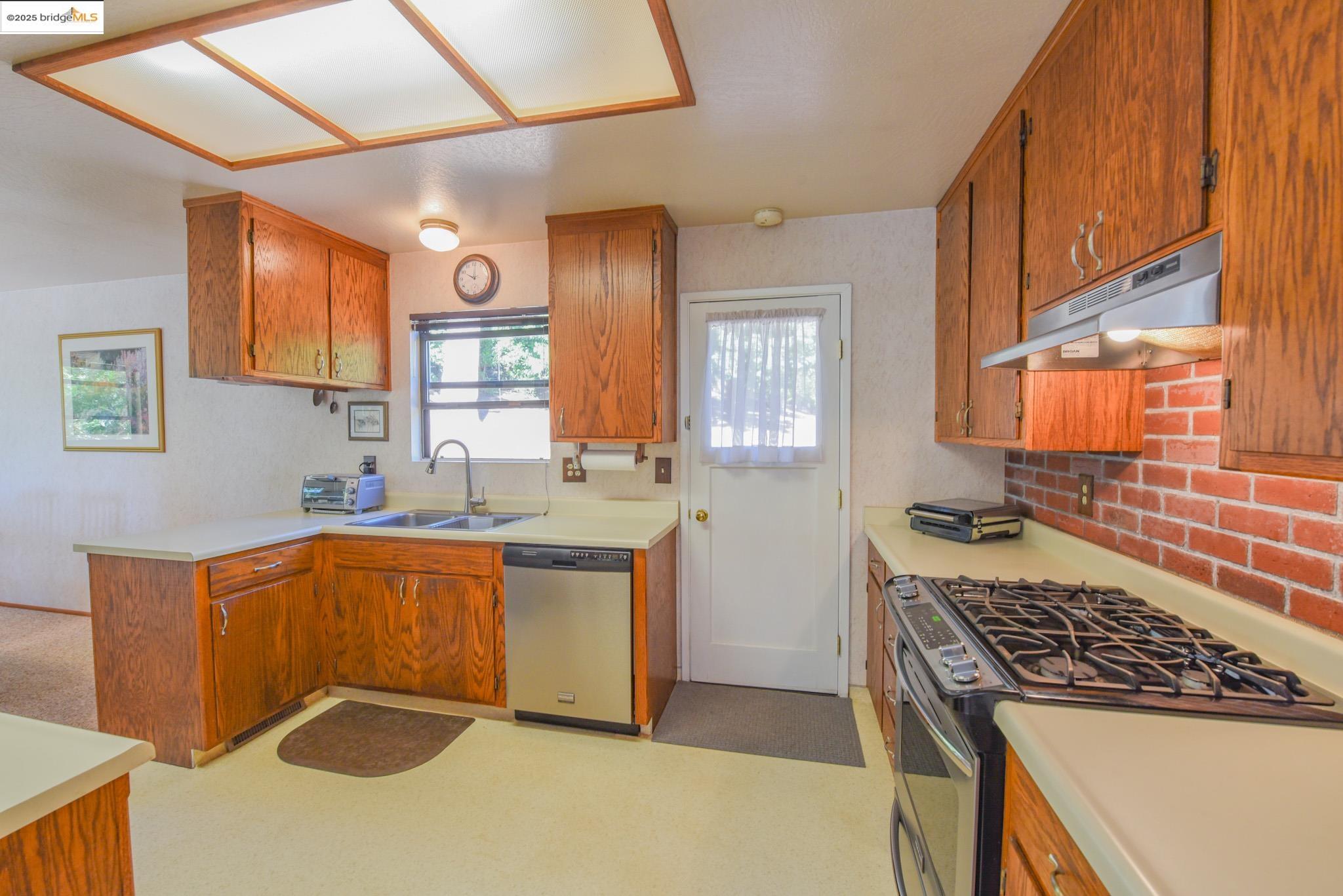 Detail Gallery Image 23 of 56 For 23890 Pack Trail Road, Sonora,  CA 95370 - 2 Beds | 2 Baths