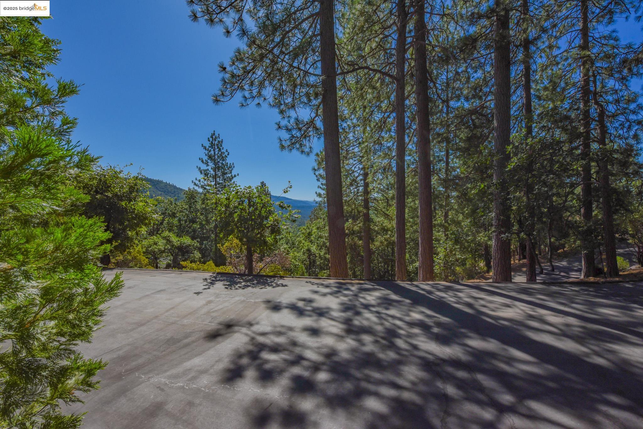 Detail Gallery Image 4 of 56 For 23890 Pack Trail Road, Sonora,  CA 95370 - 2 Beds | 2 Baths