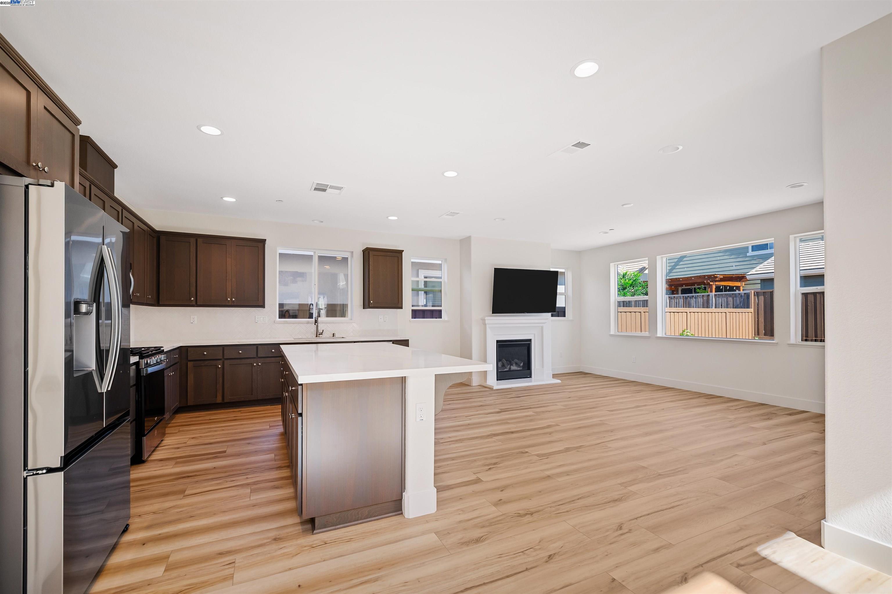 Detail Gallery Image 5 of 34 For 1588 Nightfall Ln, Fairfield,  CA 94533 - 4 Beds | 3 Baths