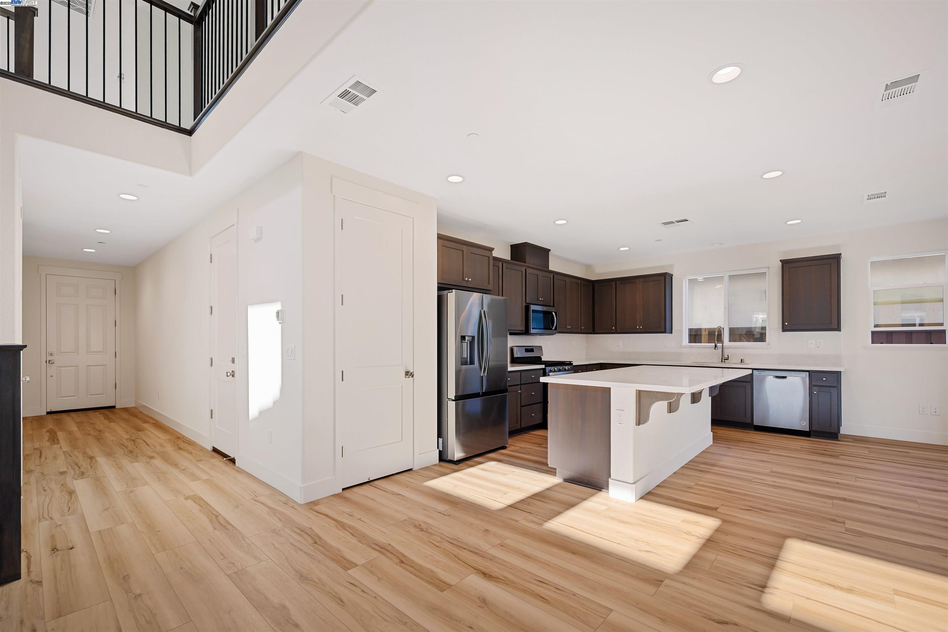 Detail Gallery Image 6 of 34 For 1588 Nightfall Ln, Fairfield,  CA 94533 - 4 Beds | 3 Baths