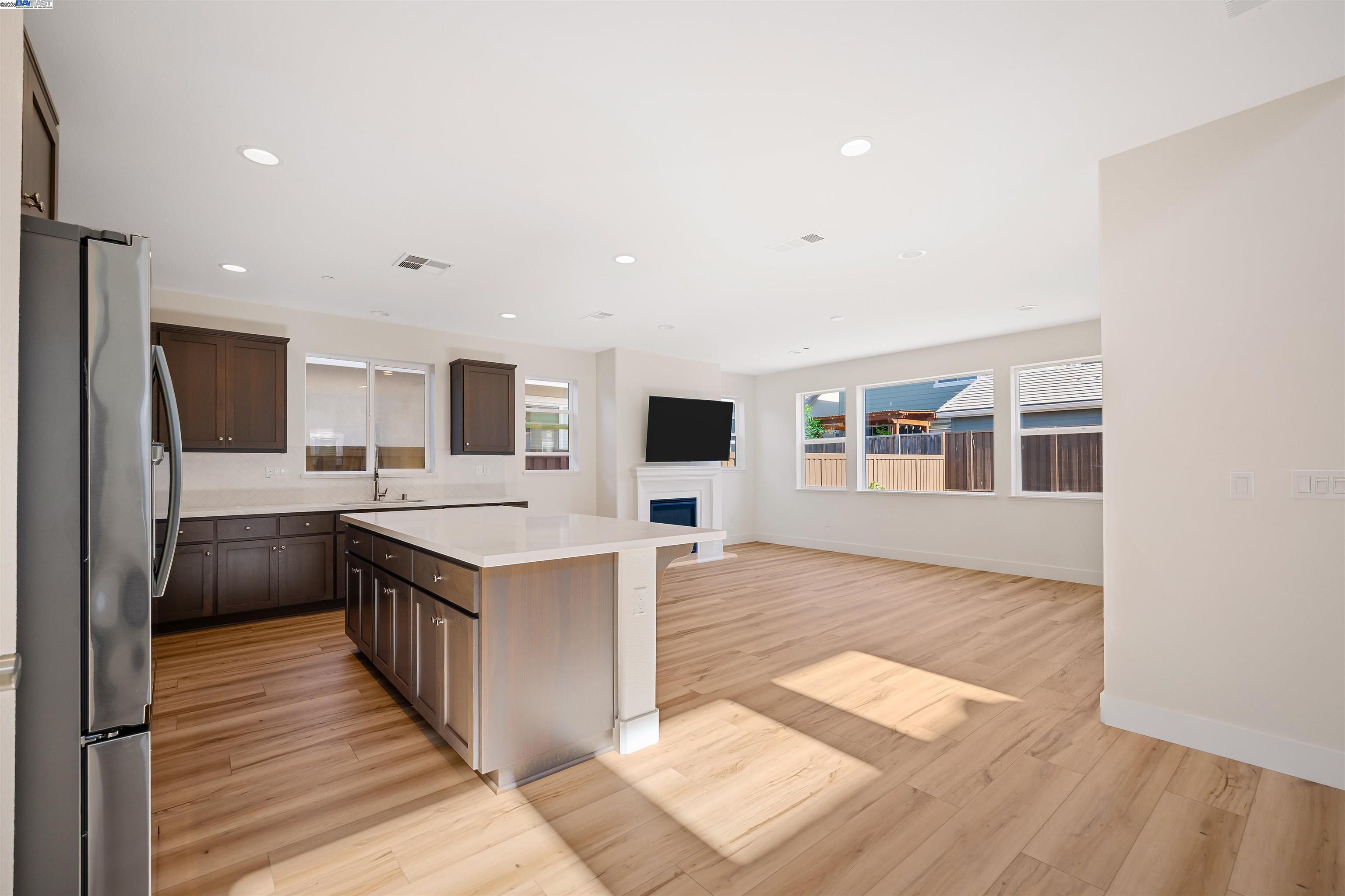 Detail Gallery Image 7 of 34 For 1588 Nightfall Ln, Fairfield,  CA 94533 - 4 Beds | 3 Baths