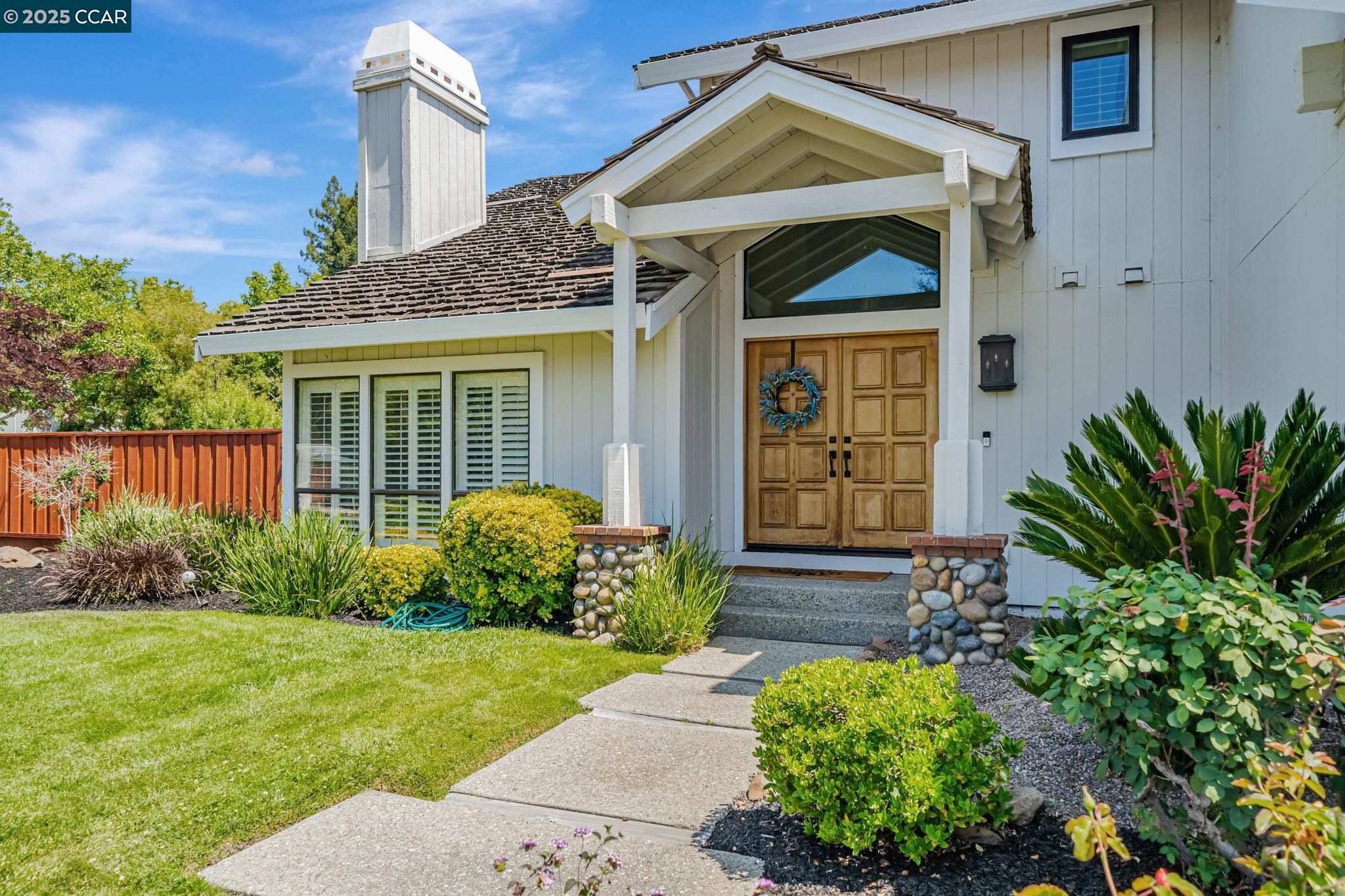 Detail Gallery Image 2 of 46 For 732 Graham Ct, Danville,  CA 94526 - 4 Beds | 3 Baths