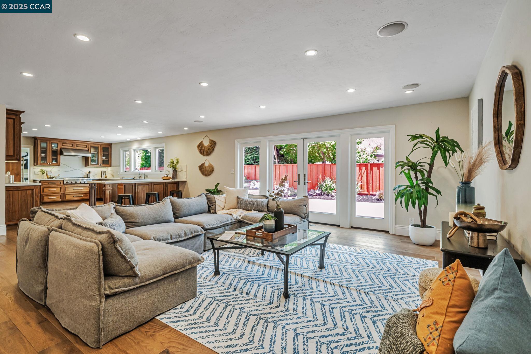 Detail Gallery Image 15 of 46 For 732 Graham Ct, Danville,  CA 94526 - 4 Beds | 3 Baths