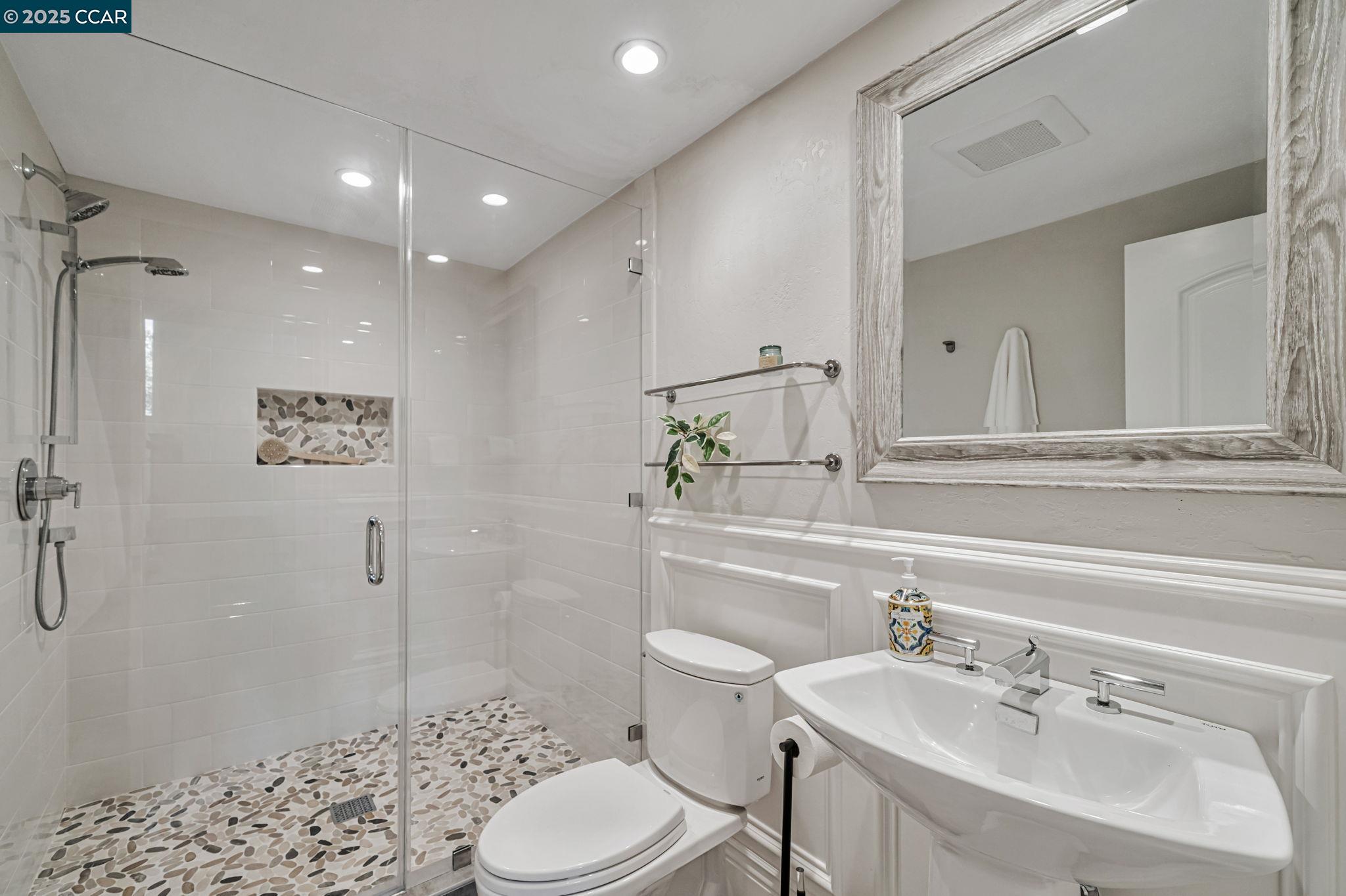 Detail Gallery Image 18 of 46 For 732 Graham Ct, Danville,  CA 94526 - 4 Beds | 3 Baths