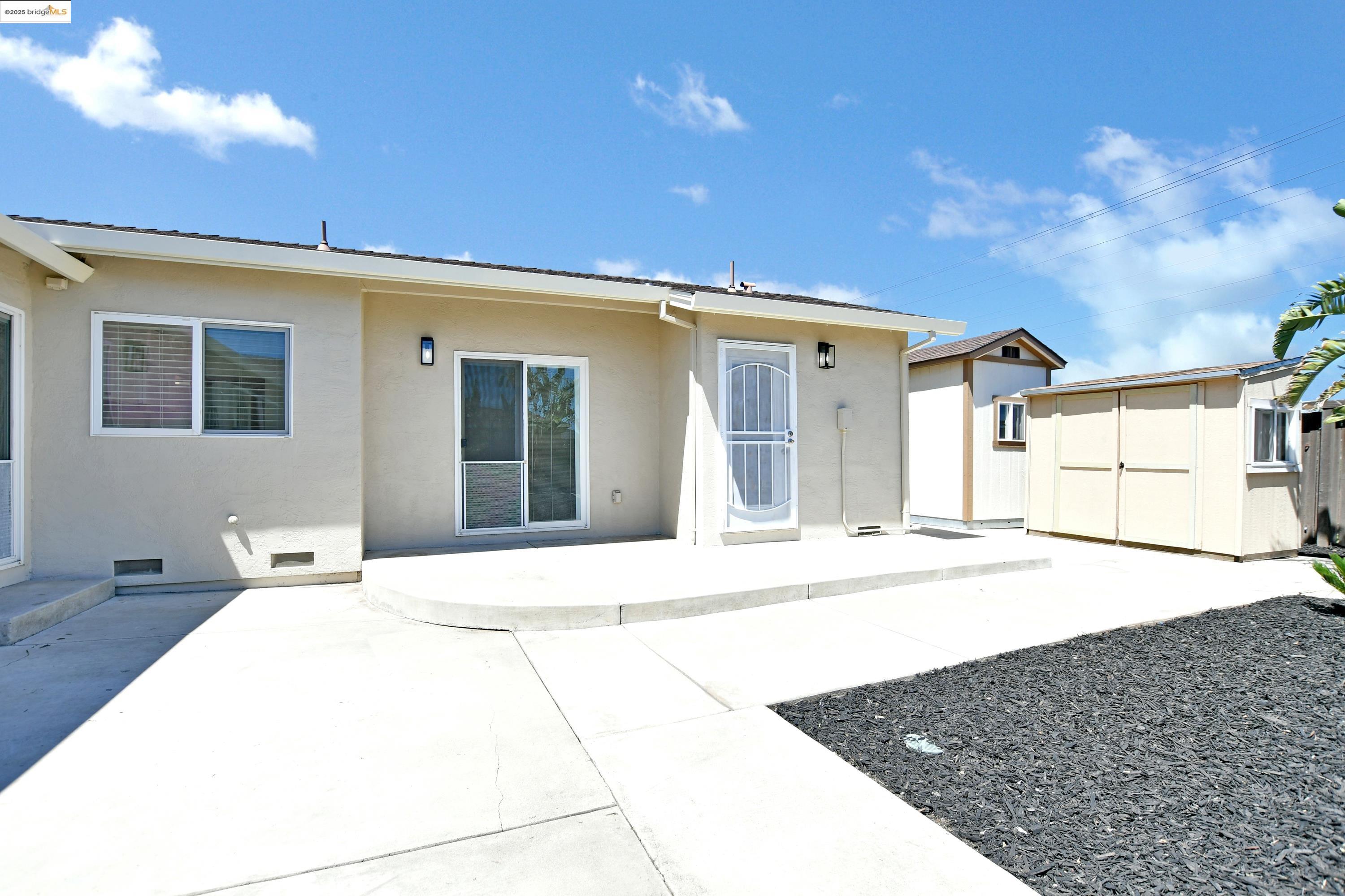 Detail Gallery Image 24 of 43 For 2086 Oakridge Ln, Pittsburg,  CA 94565 - 4 Beds | 2 Baths