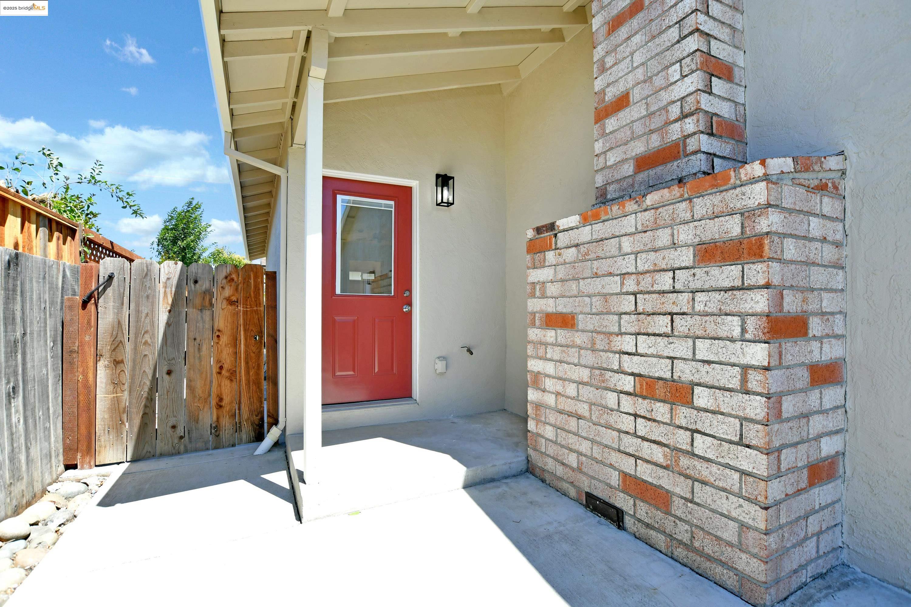 Detail Gallery Image 25 of 43 For 2086 Oakridge Ln, Pittsburg,  CA 94565 - 4 Beds | 2 Baths