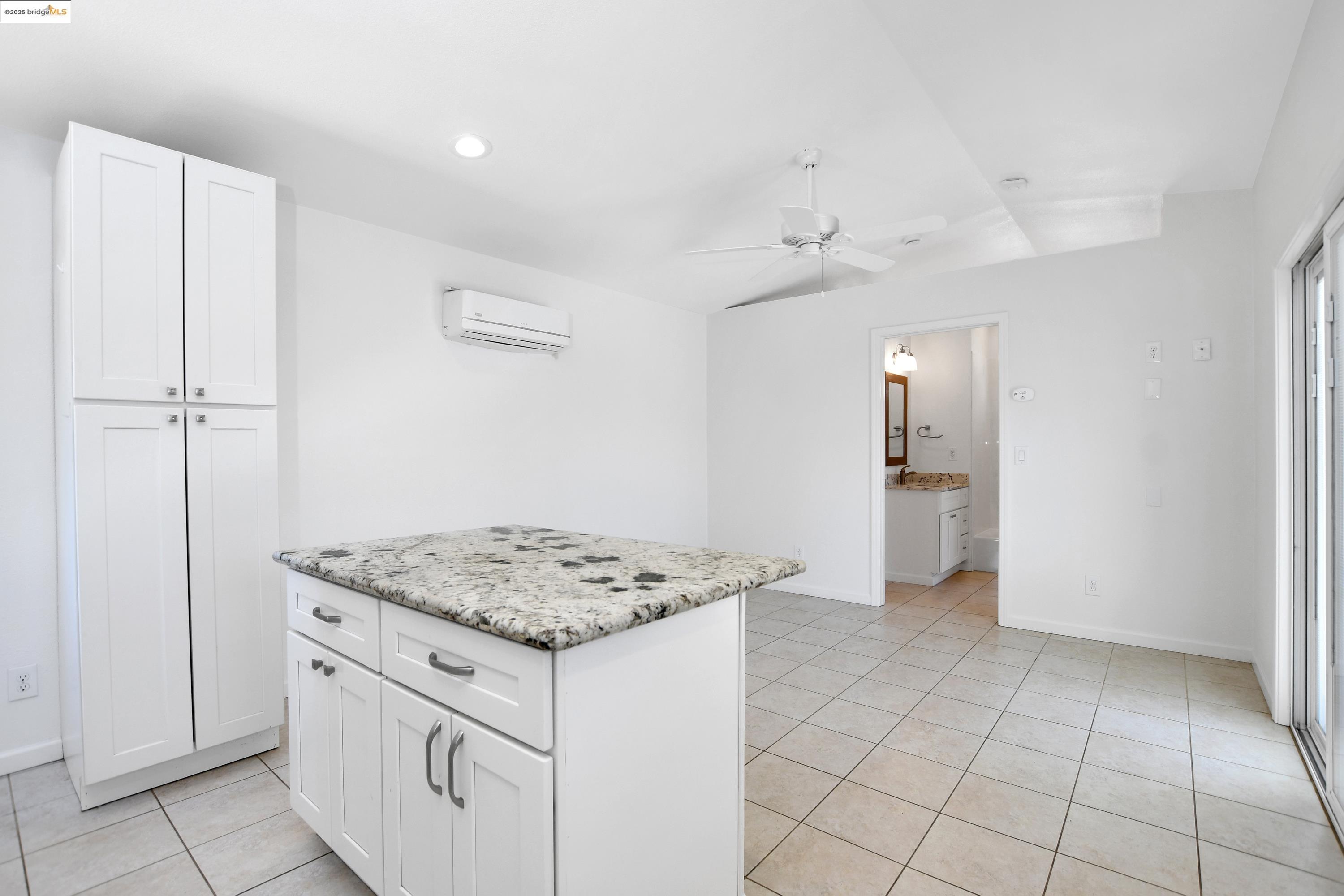 Detail Gallery Image 29 of 43 For 2086 Oakridge Ln, Pittsburg,  CA 94565 - 4 Beds | 2 Baths