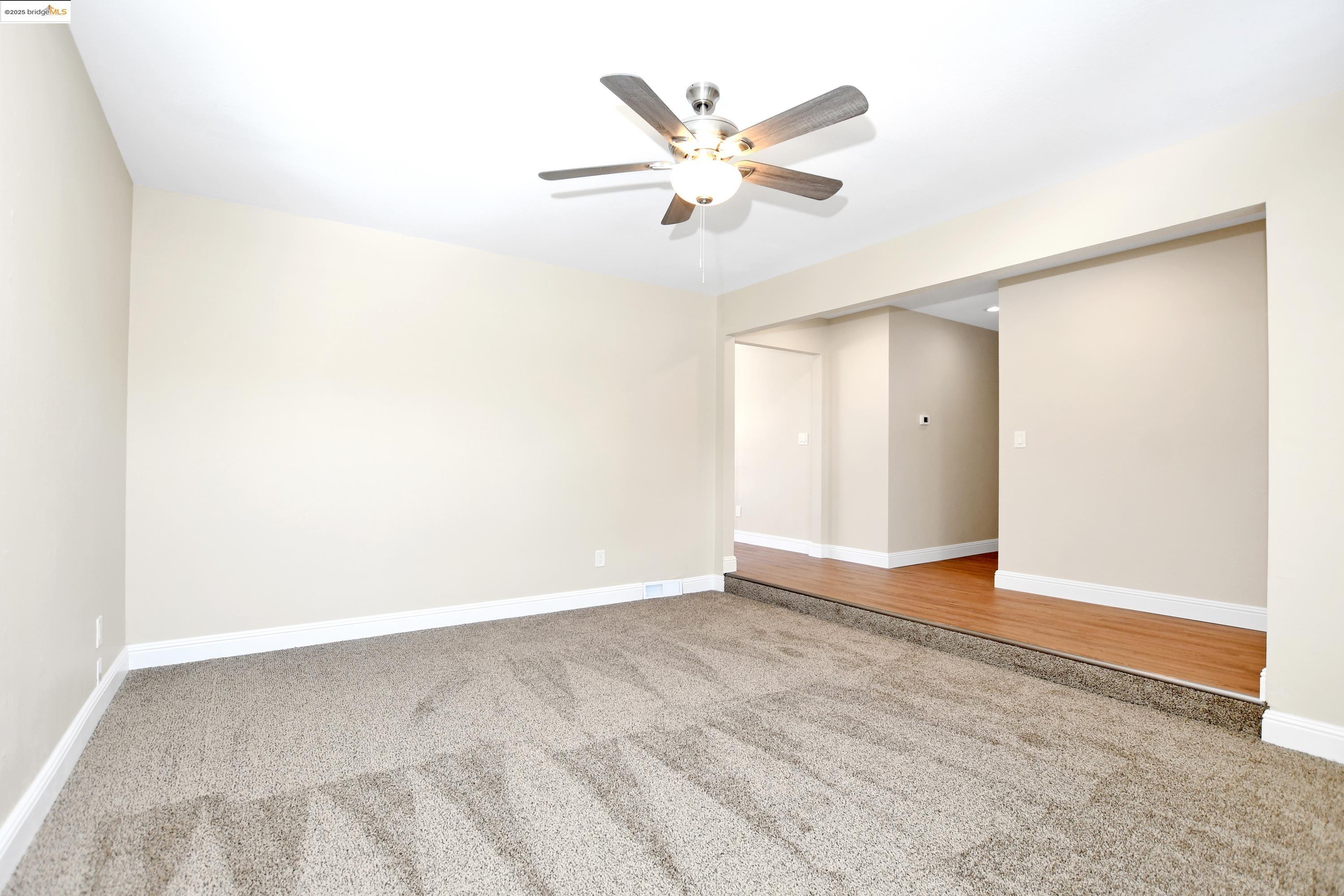 Detail Gallery Image 6 of 43 For 2086 Oakridge Ln, Pittsburg,  CA 94565 - 4 Beds | 2 Baths