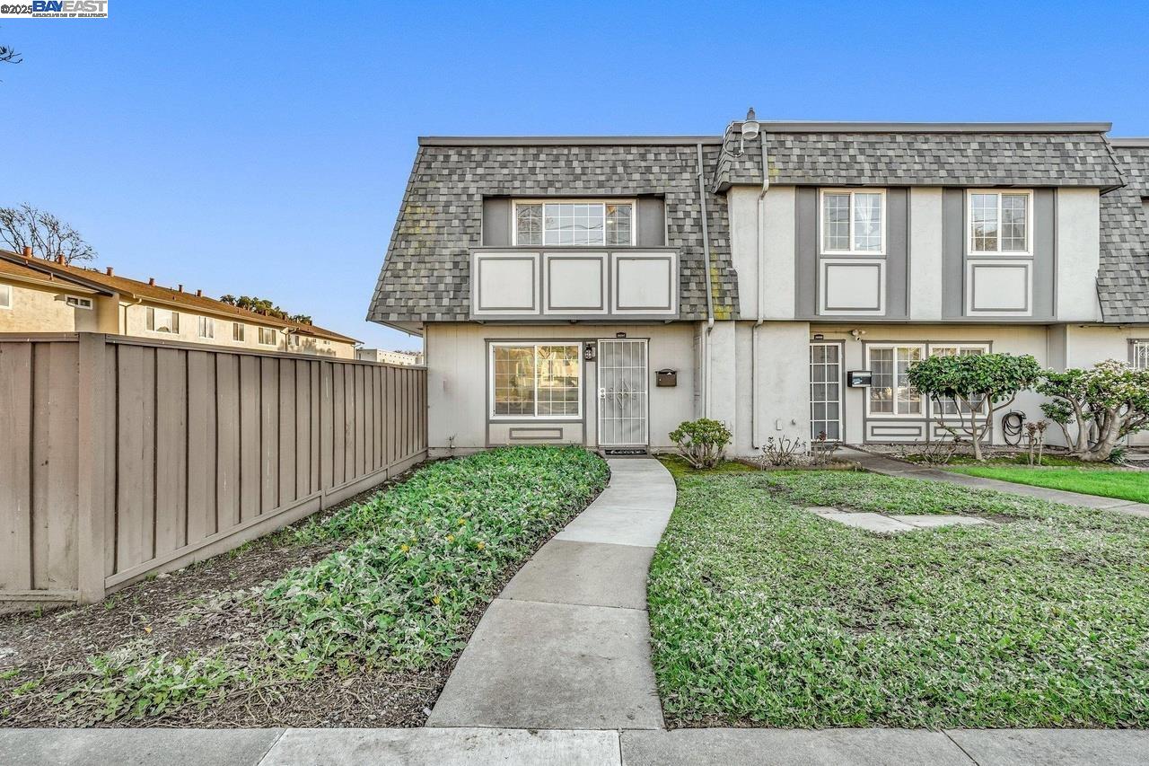 Detail Gallery Image 1 of 13 For 34547 Nantucket Cmn, Fremont,  CA 94555 - 2 Beds | 1/1 Baths