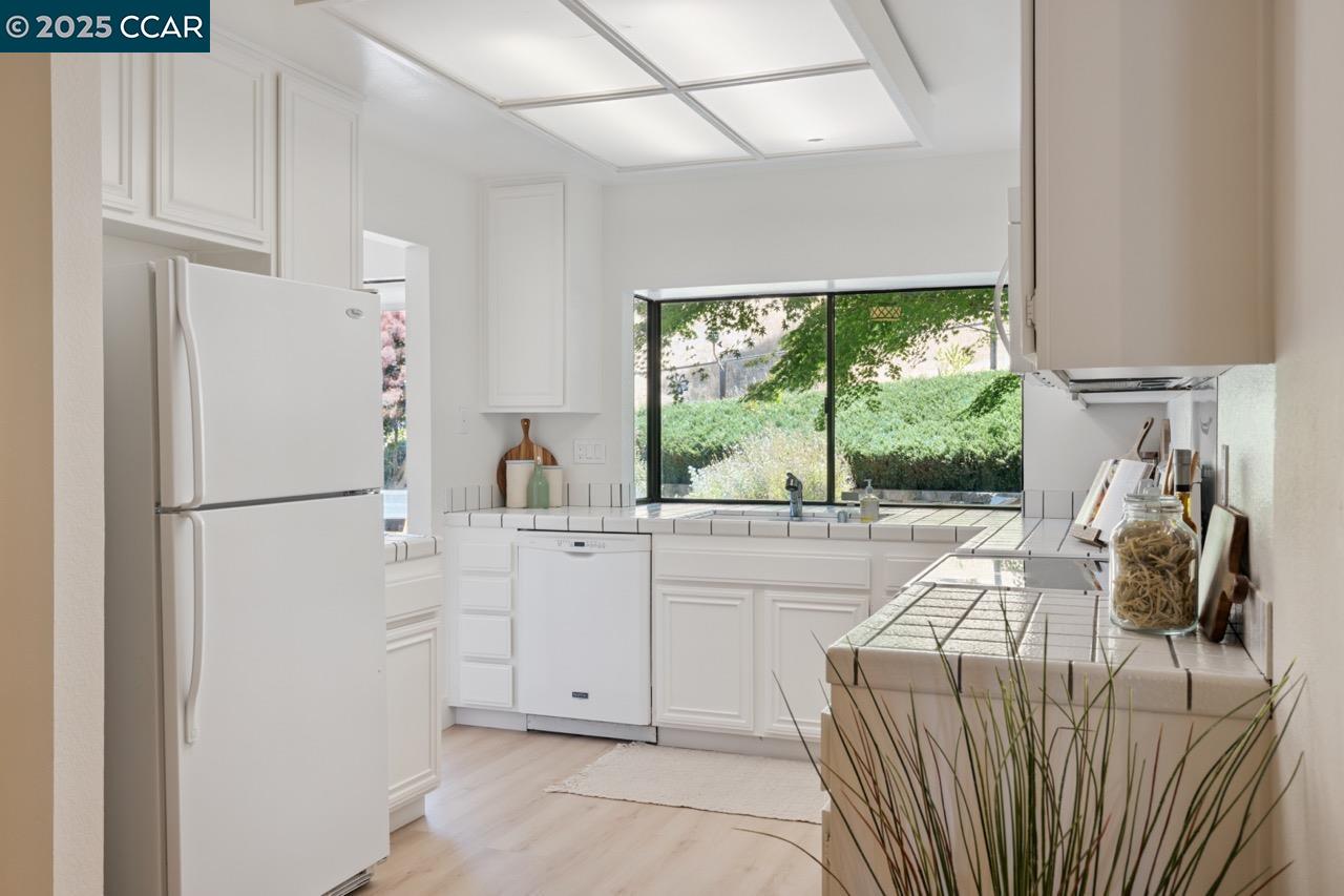 Detail Gallery Image 22 of 52 For 3663 May Rd, Richmond,  CA 94803 - 5 Beds | 3 Baths