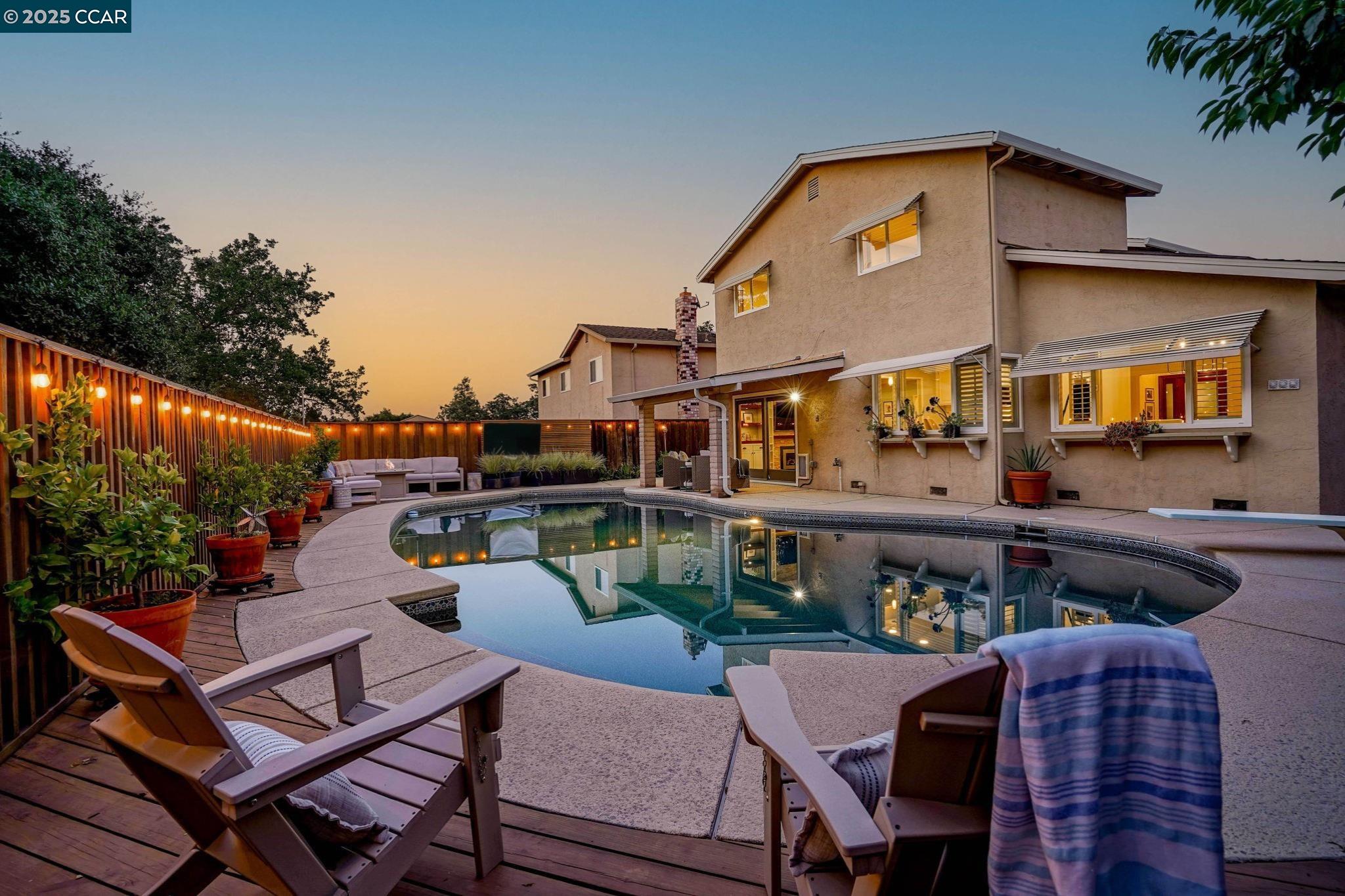 Detail Gallery Image 1 of 1 For 2218 Hidden Lakes Ct, Martinez,  CA 94553-5426 - 3 Beds | 2/1 Baths