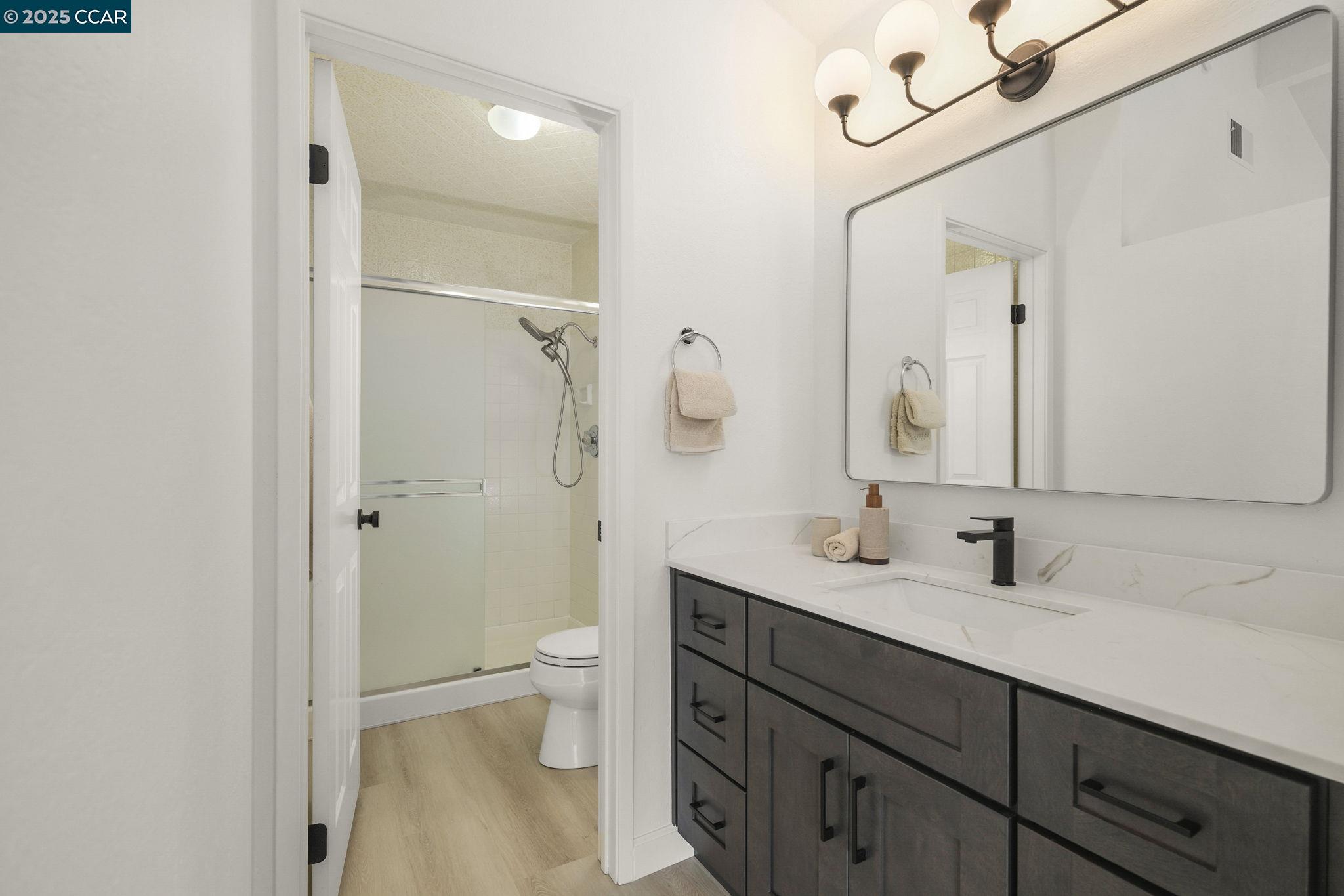 Detail Gallery Image 22 of 40 For 2218 Hidden Lakes Ct, Martinez,  CA 94553-5426 - 3 Beds | 2/1 Baths