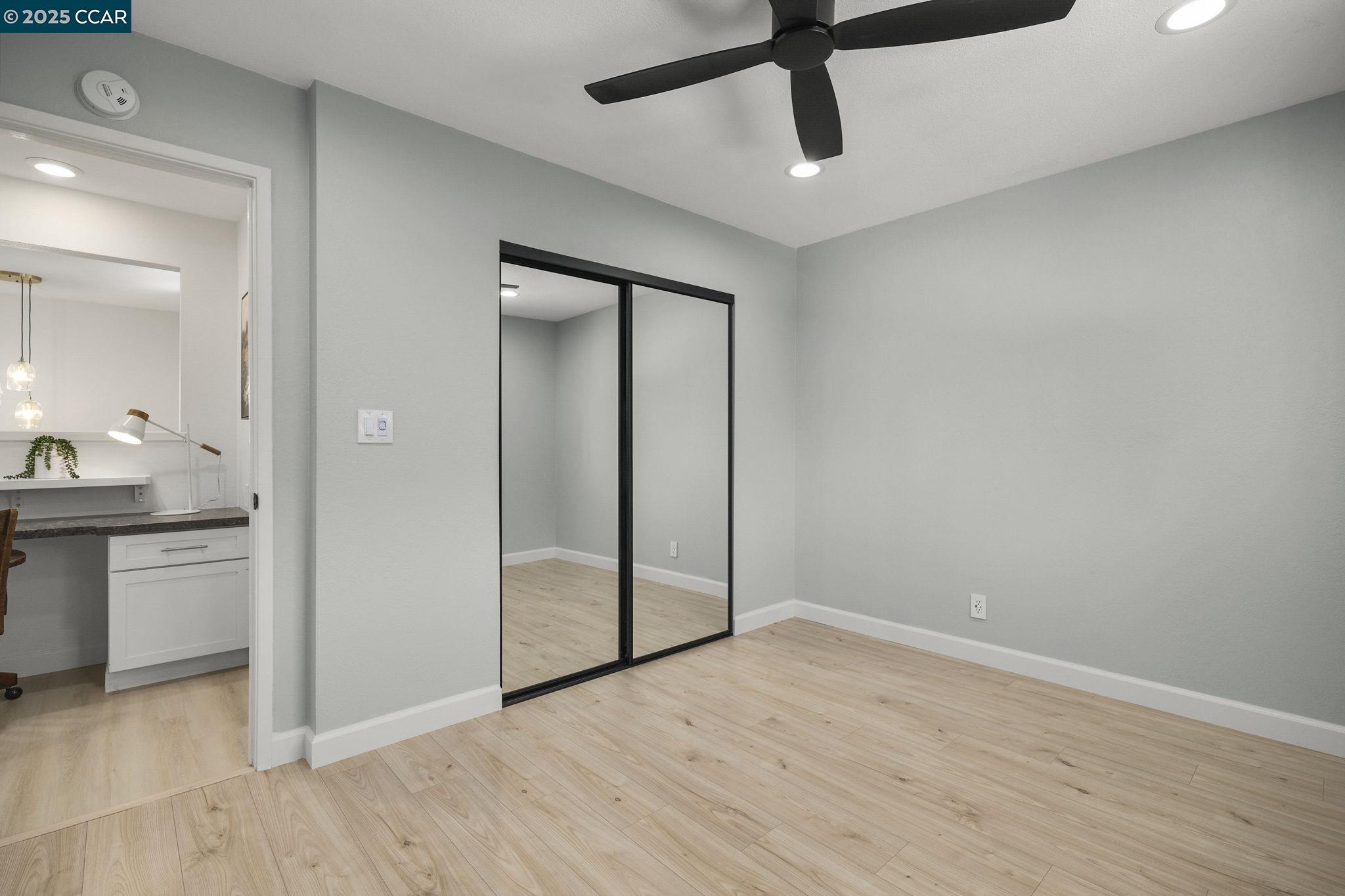 Detail Gallery Image 24 of 40 For 2218 Hidden Lakes Ct, Martinez,  CA 94553-5426 - 3 Beds | 2/1 Baths