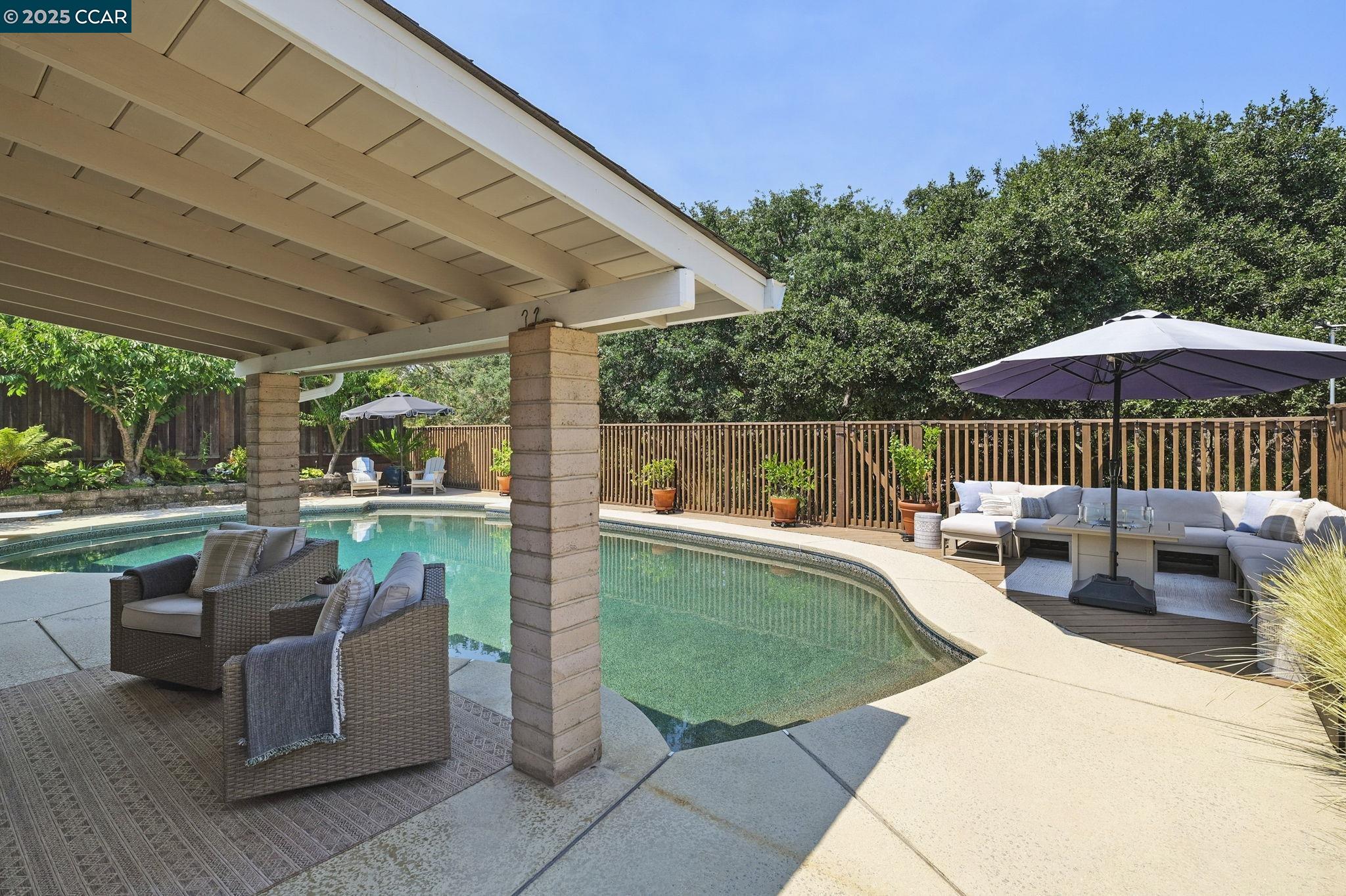 Detail Gallery Image 29 of 40 For 2218 Hidden Lakes Ct, Martinez,  CA 94553-5426 - 3 Beds | 2/1 Baths